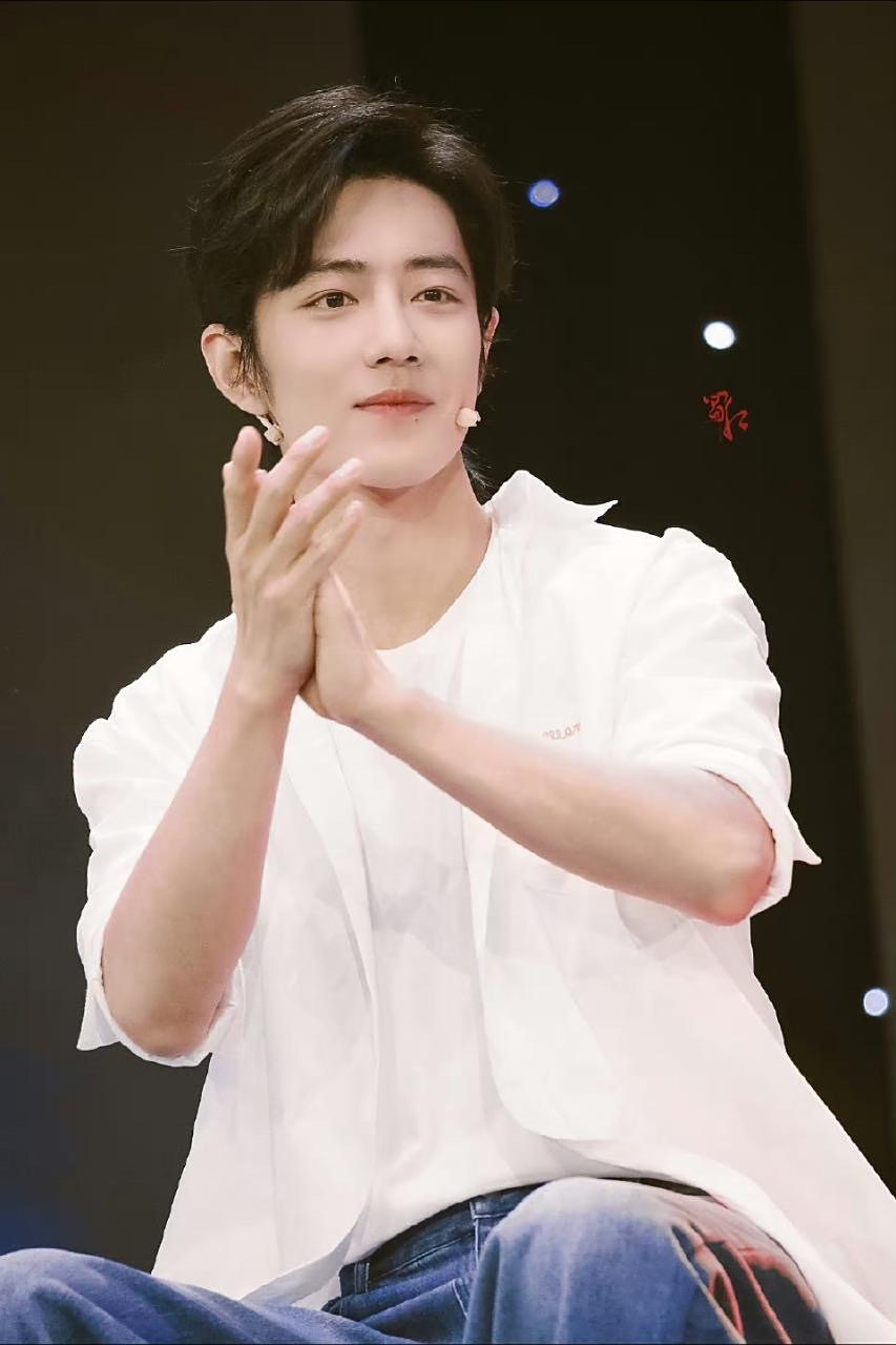 肖战# 一些肖战新图