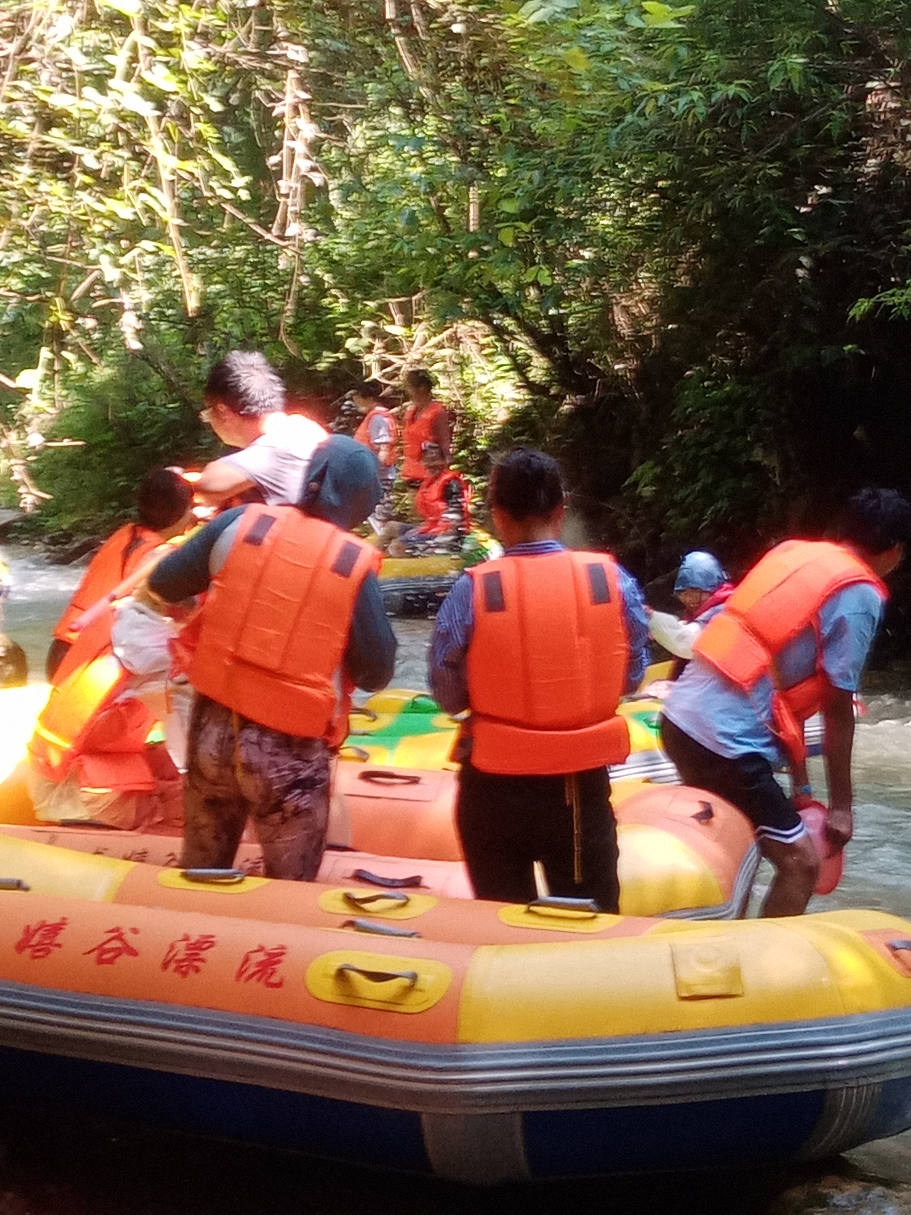 渠县临巴龙溪谷人还不少