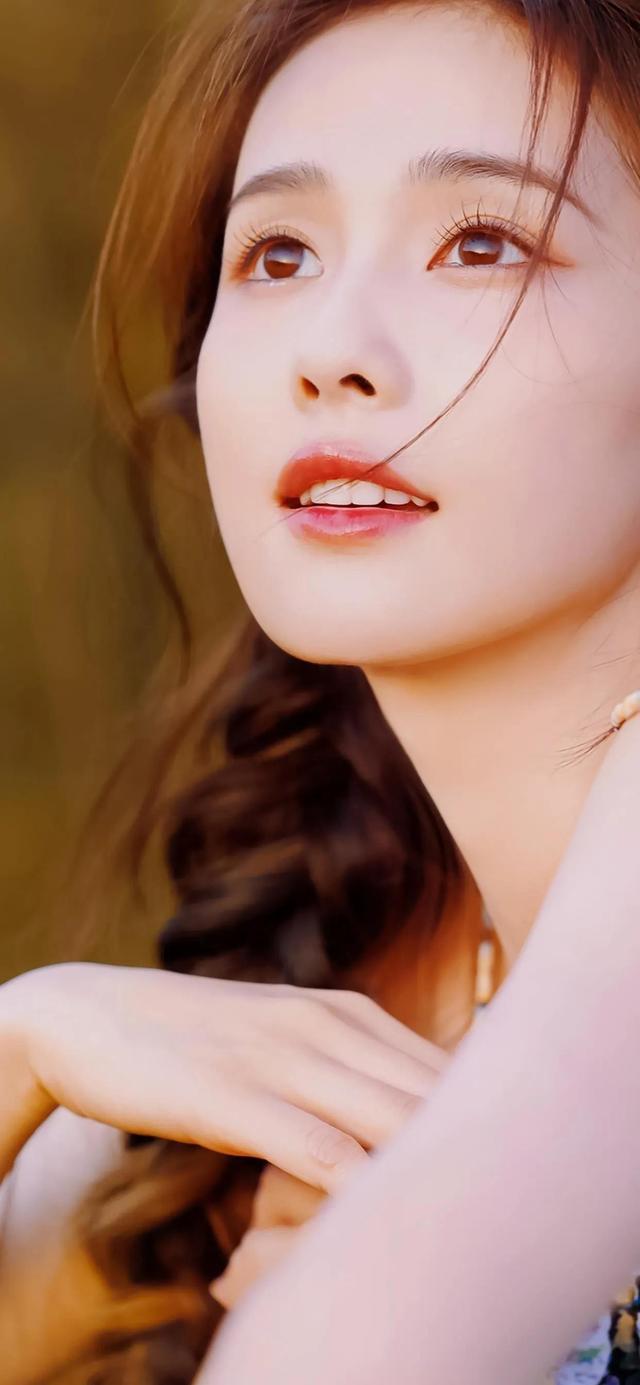 青春美少女,奶油肌肤,真是又清纯又靓丽!