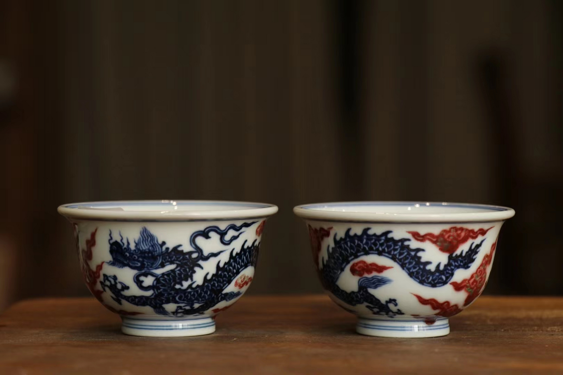 皇家御用黄地青花手绘龙纹压手杯釉里红手作祥云龙