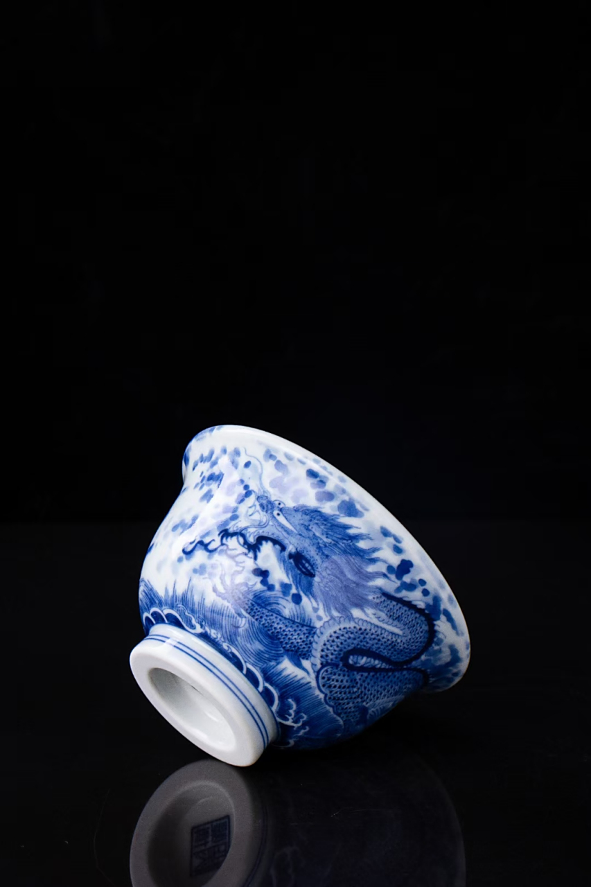 青花工笔手作点绘内外满工双龙经典永乐压手杯景德镇重器主人茶杯