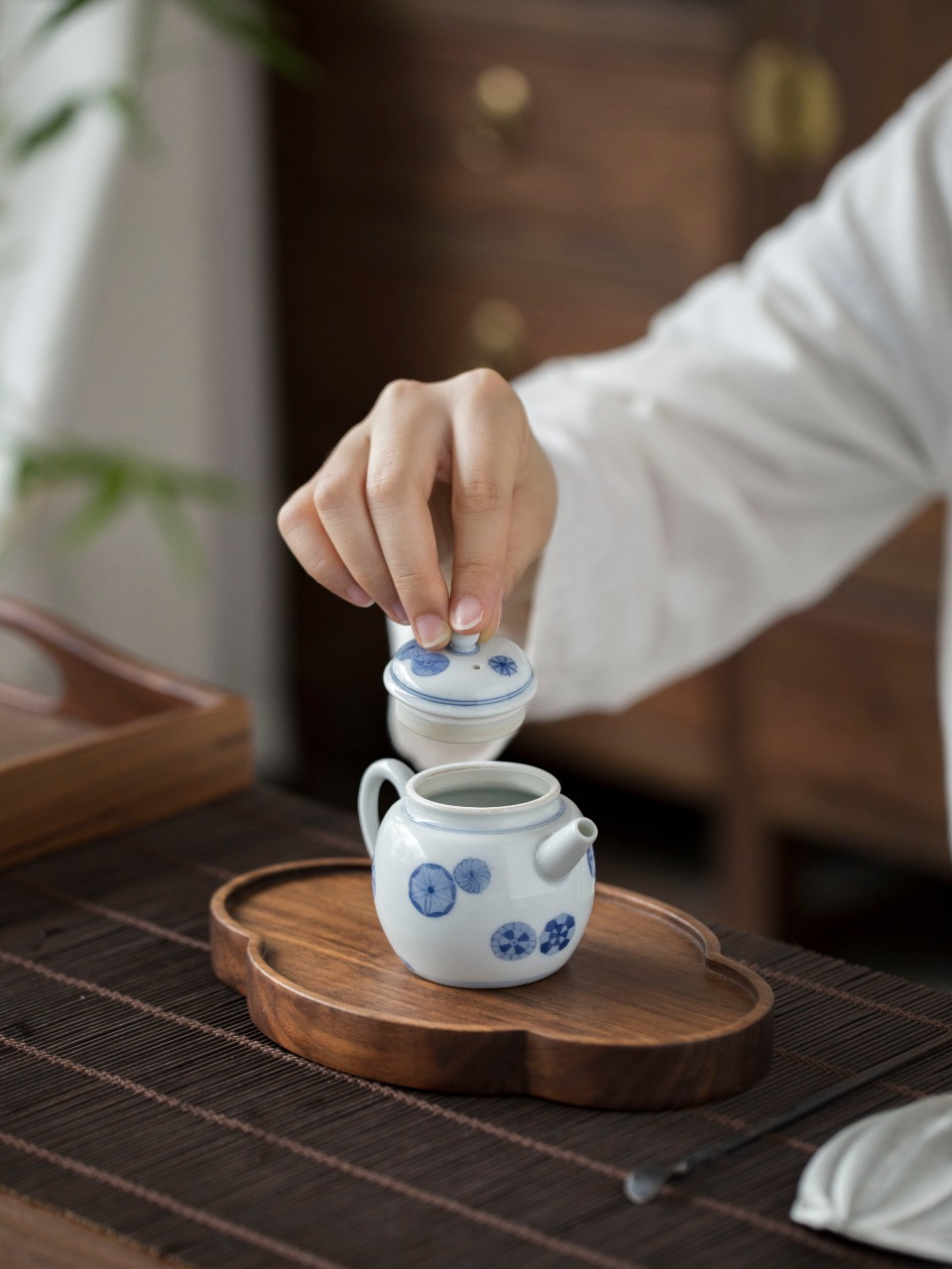 仿古胎釉手绘皮球花小茶壶景德镇手作简单素雅功夫茶具球孔泡茶器具