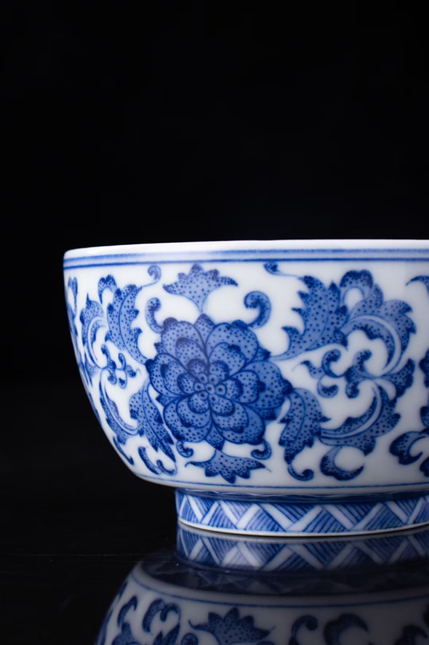 手绘青花点工缠枝莲马蹄杯景德镇手作功夫茶具经典花纹主人大号品茗