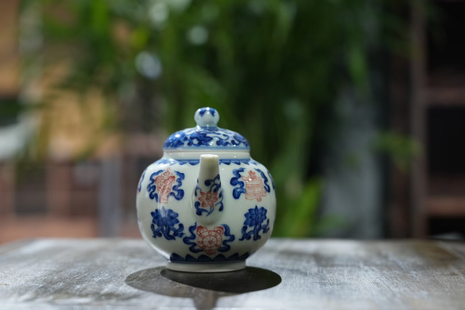 景德镇高岭土仿古泥手绘青花釉下红点工莲拖八宝球孔茶壶高档泡茶器具