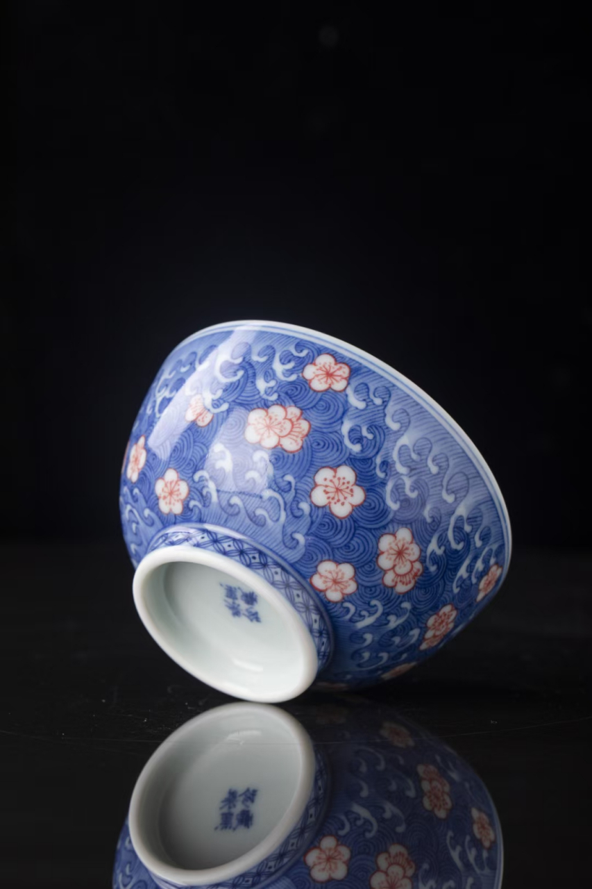 柴窑珍藏款青花手绘海浪纹釉下红桃花主人杯景德手作桃花流水圆融品茗