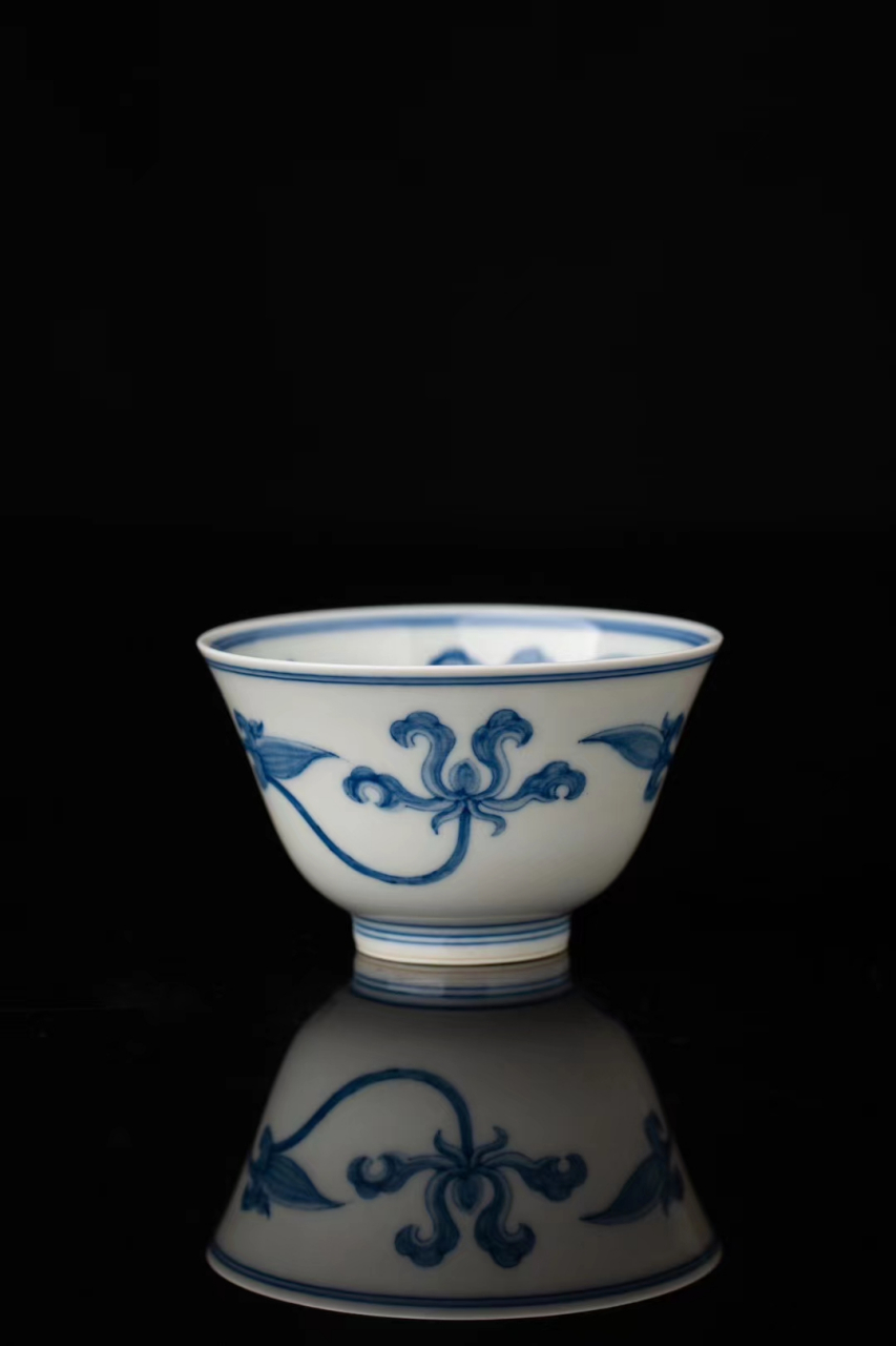 大明成化青花手绘萱草茶杯纹主人杯单杯景德镇手工仿古陶瓷品茗杯茶具