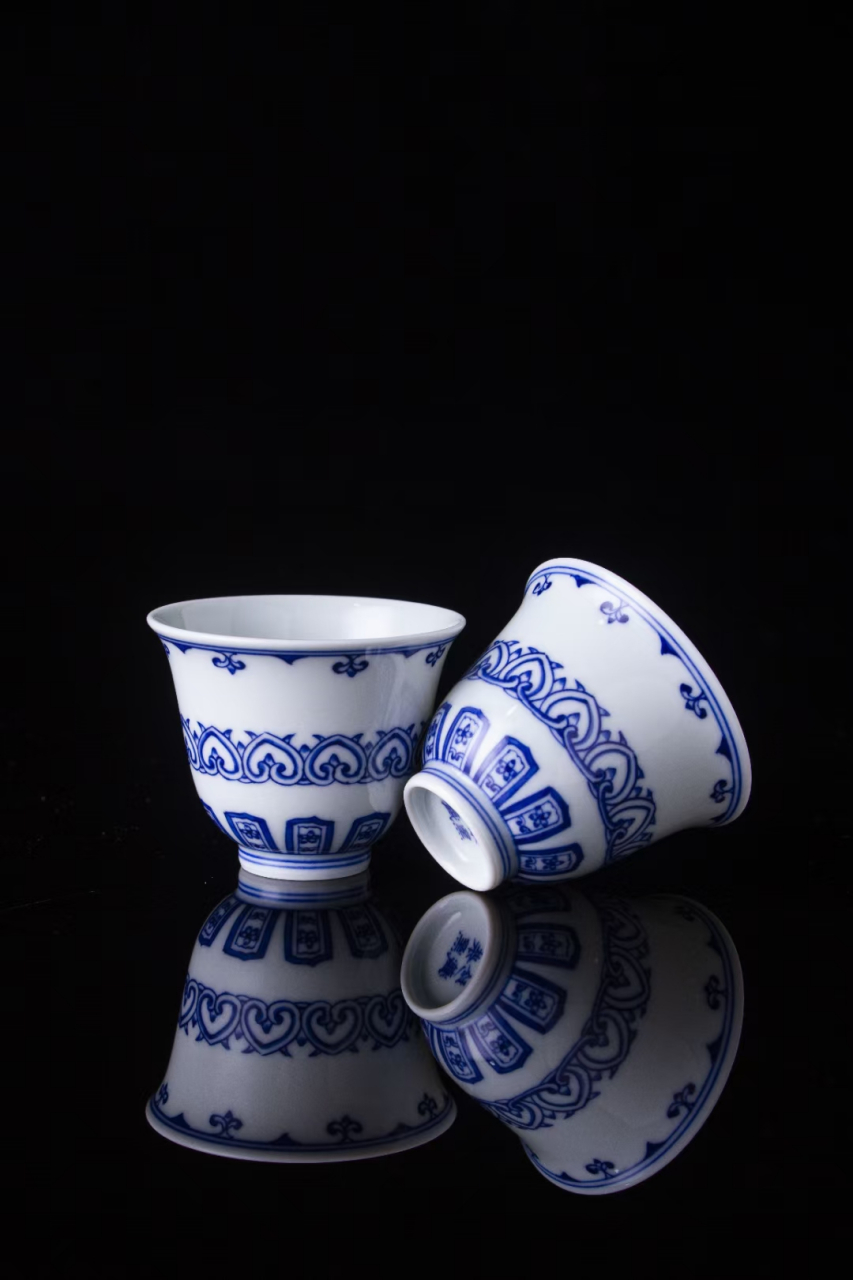 95景德镇陶瓷茶具纯手工仿古胎手绘青花宝相纹三才盖碗品茗单杯高档