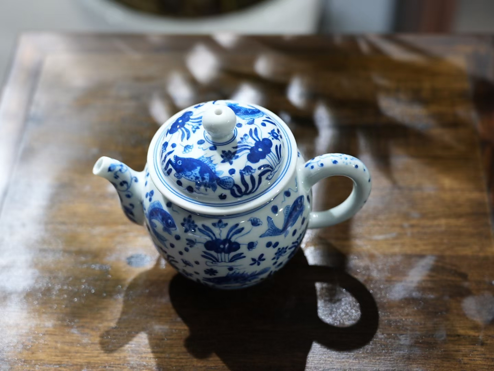 纯手工青花瓷茶壶景德镇匠人古法手绘青花鱼藻纹泡茶壶经典纹饰球孔