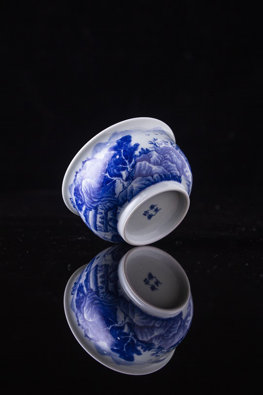 手绘青花内外满工通景细工山水主人杯景德镇柴窑珍藏款炉式品茗茶杯