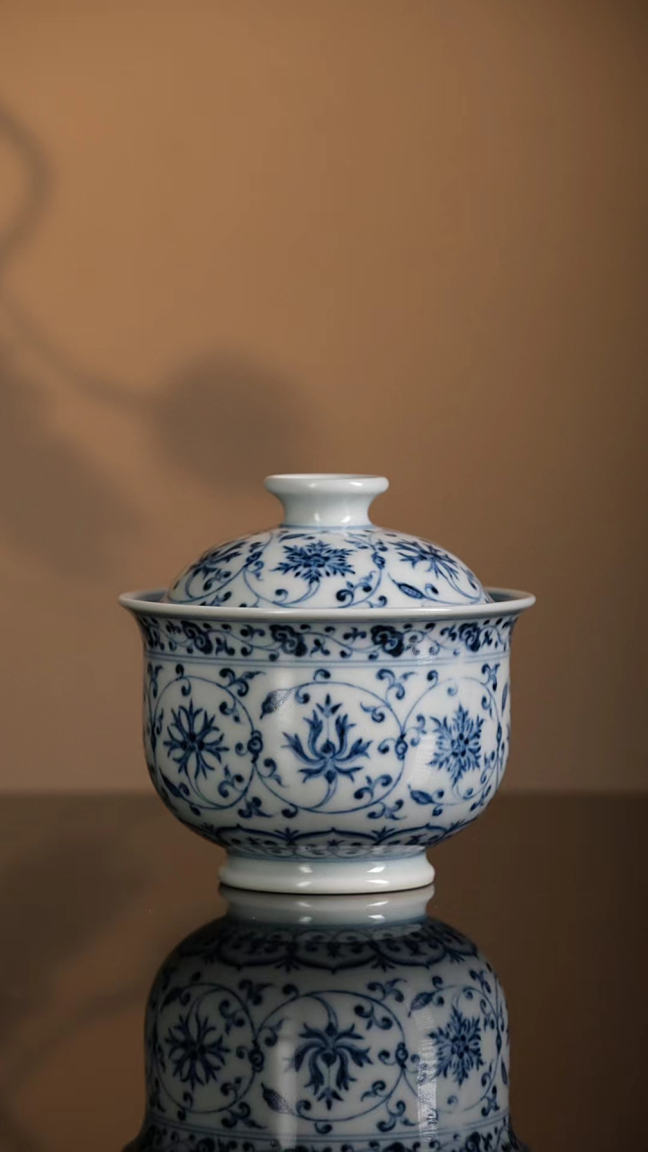 青花精工手绘缠枝莲布袋二才泡茶盖碗经典永乐鸡心杯高档礼品陶瓷茶具