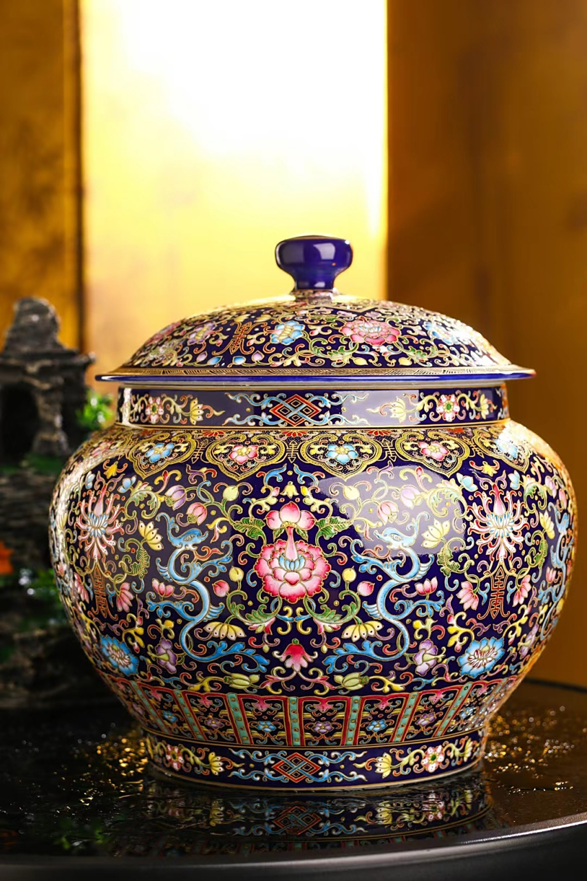 高端陶瓷重器霁蓝地珐琅彩手绘缠枝花卉纹描金大盖罐茶叶罐高档礼品