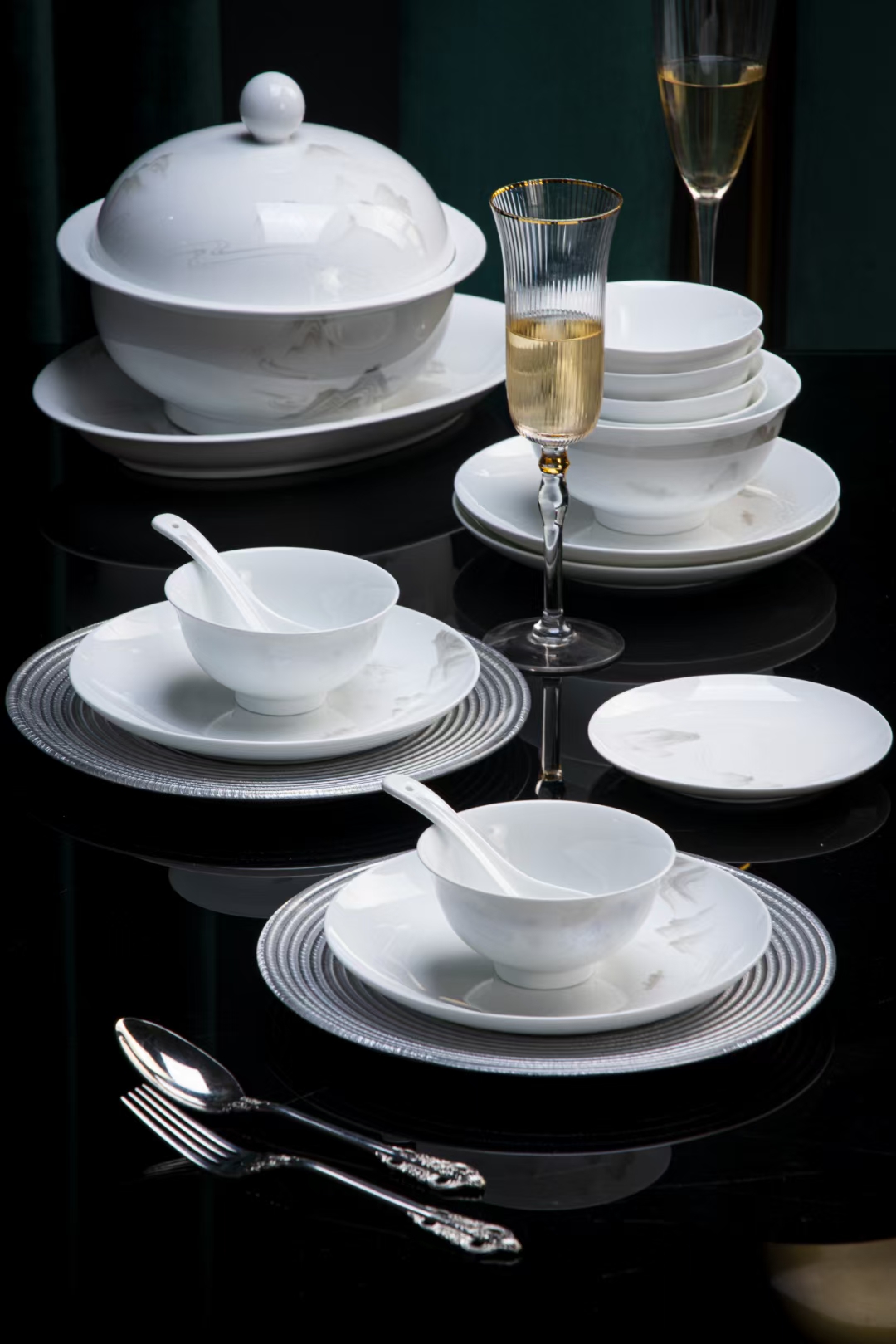 高档中式景德镇白瓷餐具墨彩山水碗盘送礼釉下彩简约碗碟套装家用乔迁