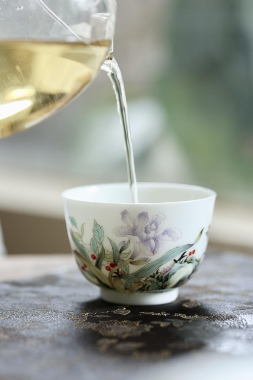 景德镇手作清新淡雅粉彩鸢尾花功夫茶具品茗主人单杯高档茶器 口径:7.