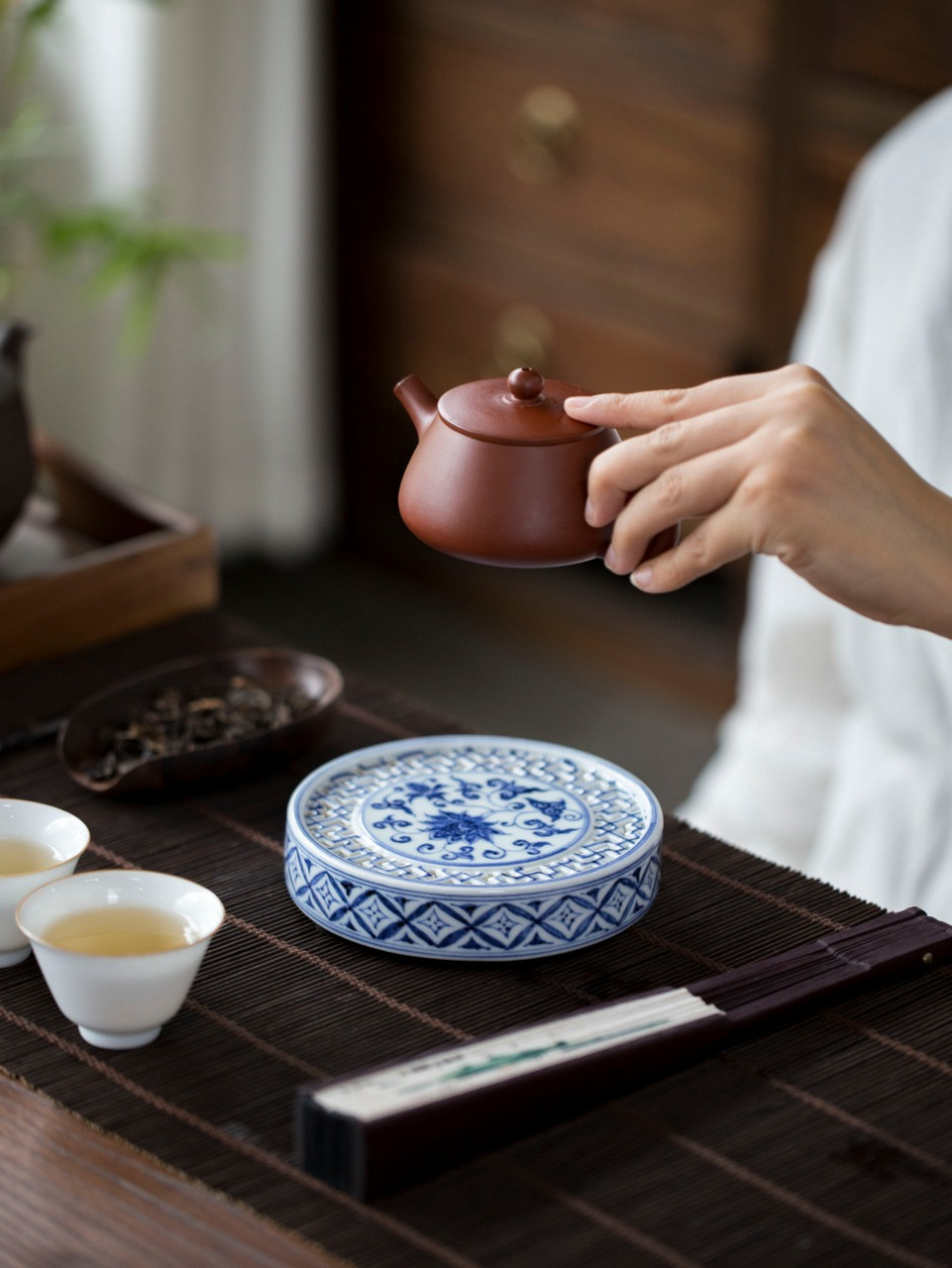 精工仿古大明宣德青花手绘缠枝镂空雕刻双层圆形小壶承陶瓷湿泡台多