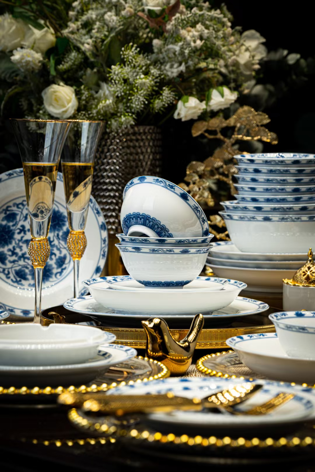 釉下彩餐具景德镇青花瓷白瓷碗中式陶瓷碗盘家用饭碗乔迁新碗套装