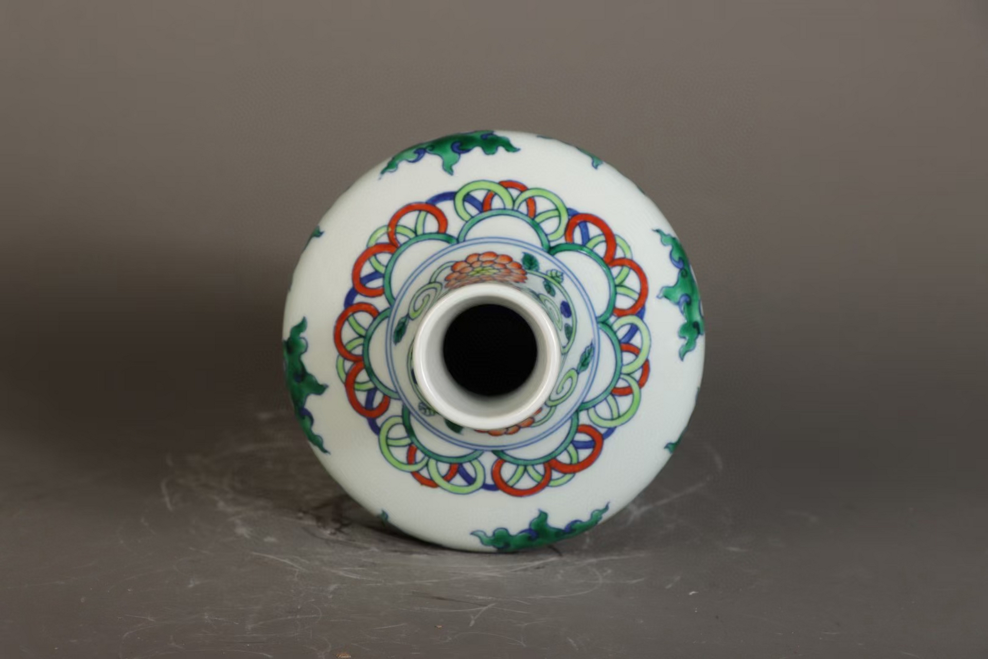 仿古花瓶清雍正手工胎釉精工手绘斗彩花卉纹直颈瓶中式高端收藏摆件