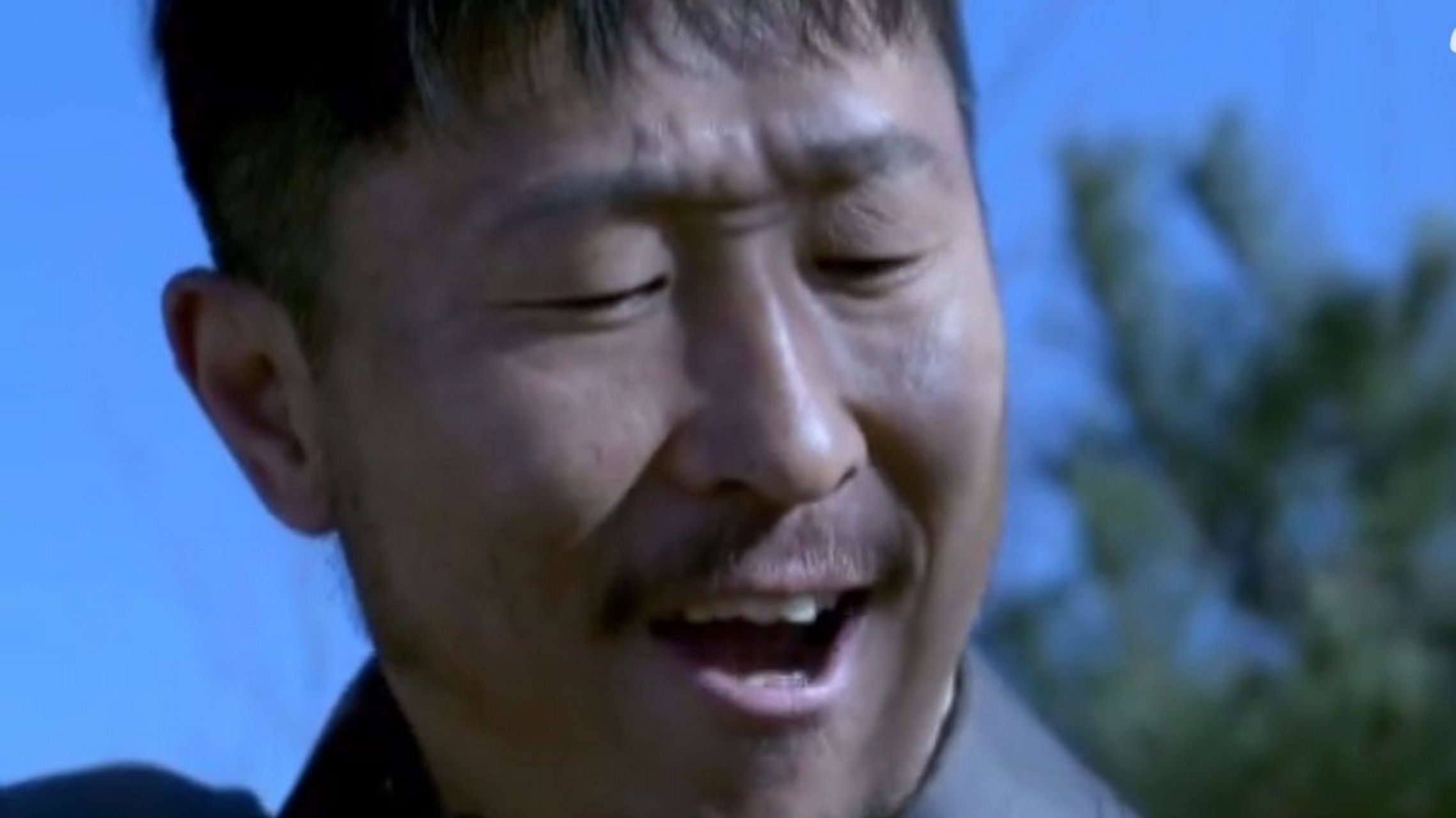 经典电视剧# 《怒放》第七集,豹子团团长赵关克偶遇强悍对手,眼看手