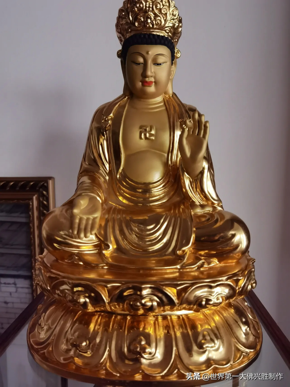 天冠弥勒