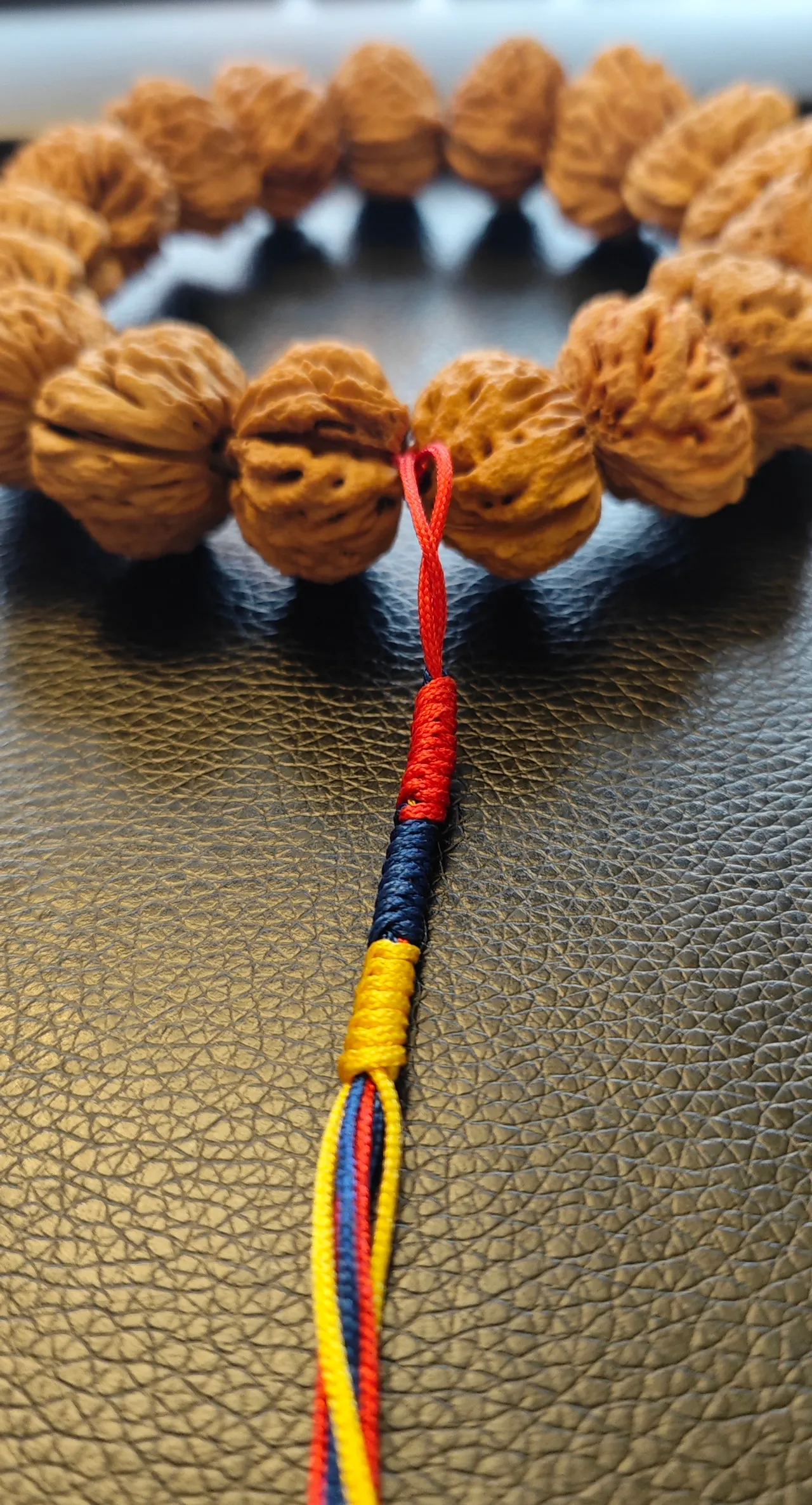 乐享周末分享吧#张颂文老师,核桃的形状很适合做手串,但一定要做好