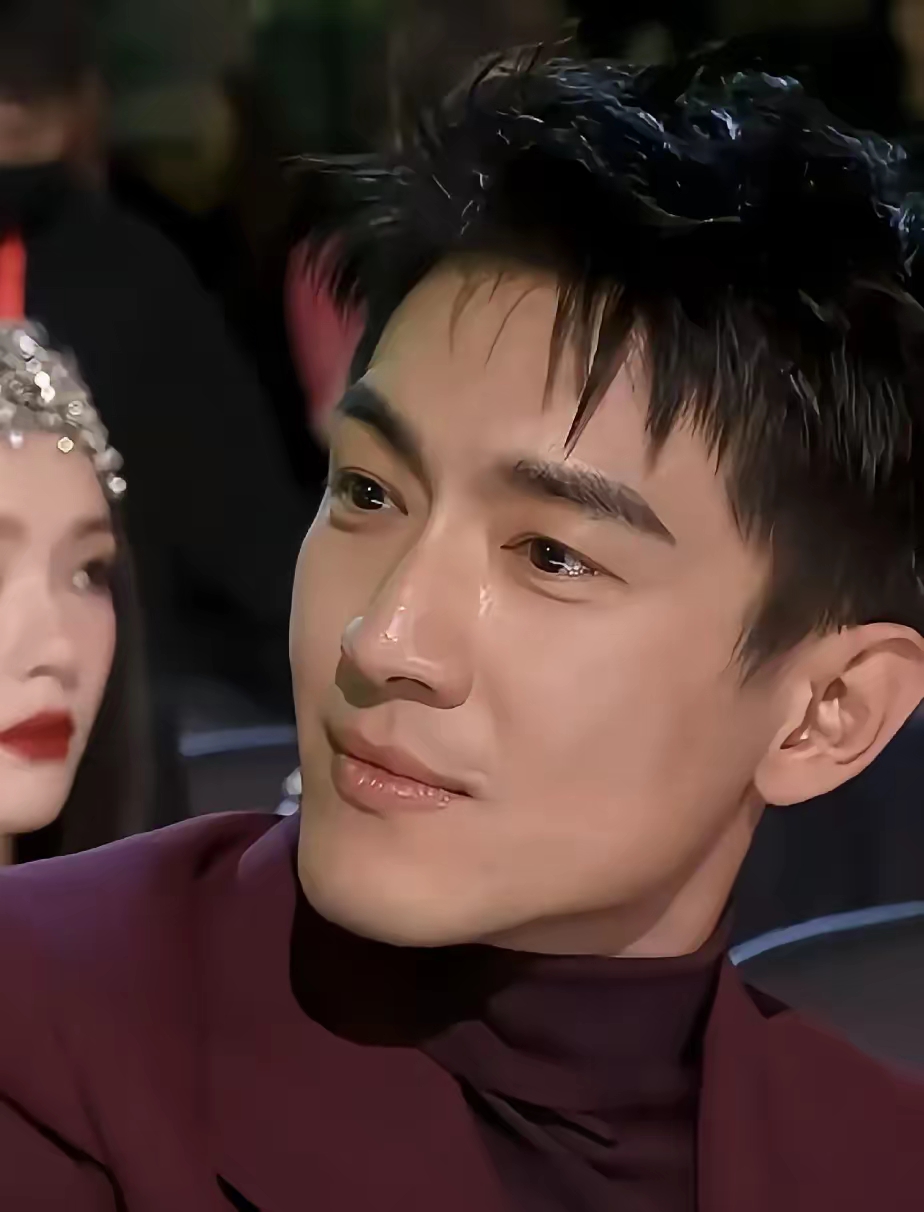 林更新帅哭了眼里满含泪水,不是因为别的,是真心被林更新帅到了!