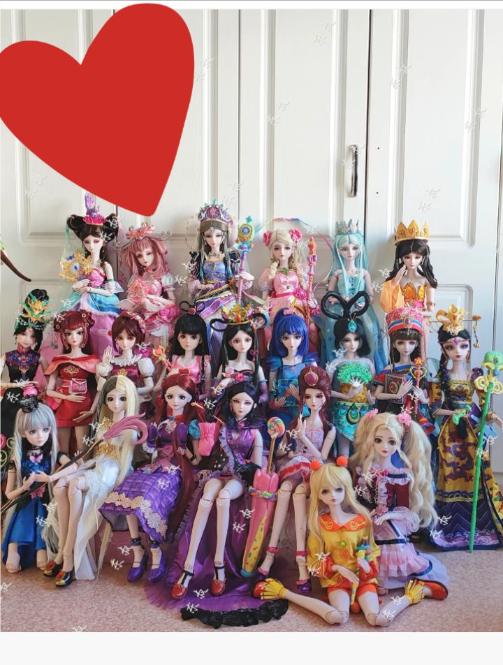 这个是叶罗丽娃娃店这里有每一个娃娃