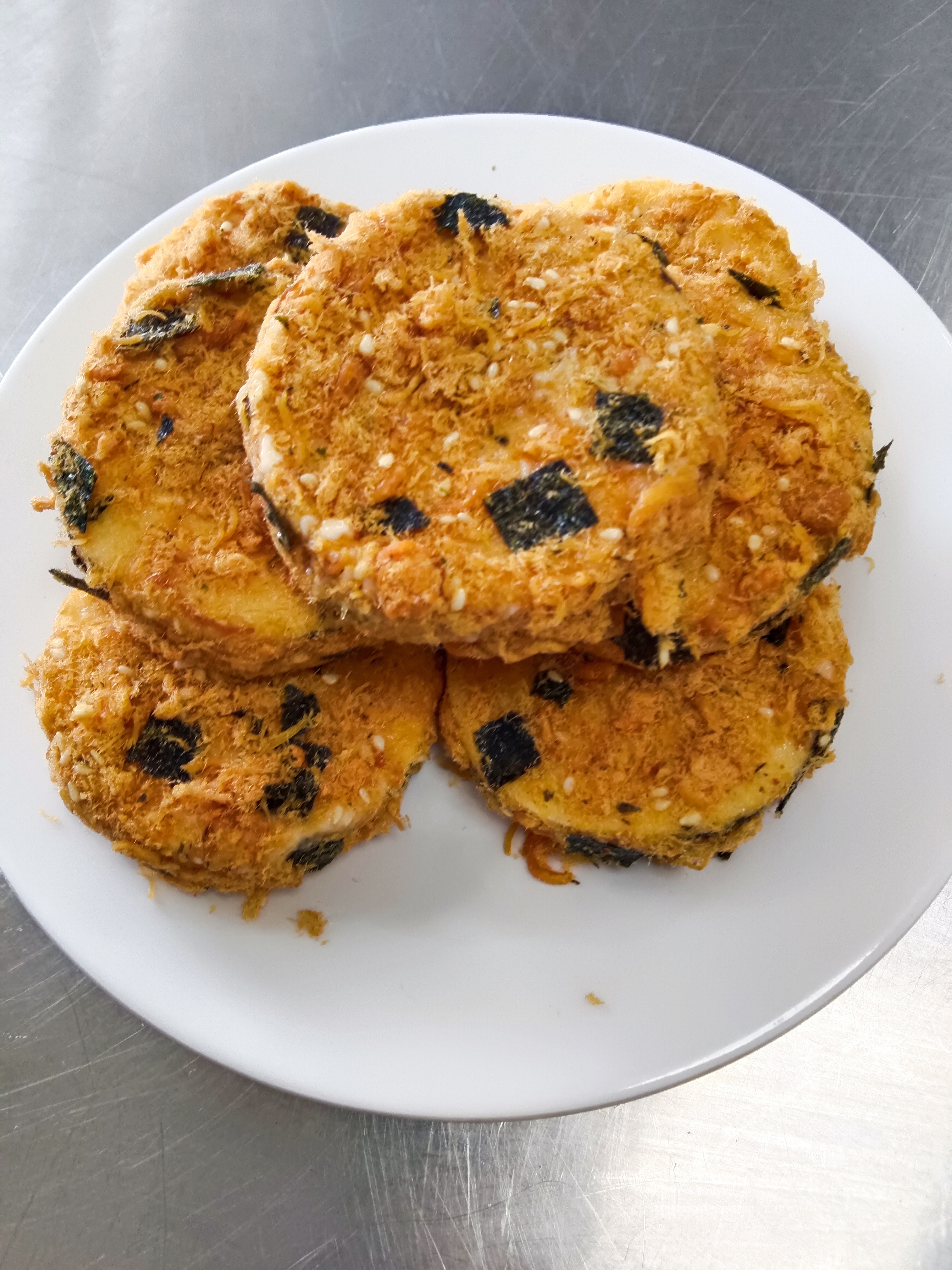 各位小伙伴大家好,今天为大家推荐一款好吃的甜点--肉松小贝  八肉松