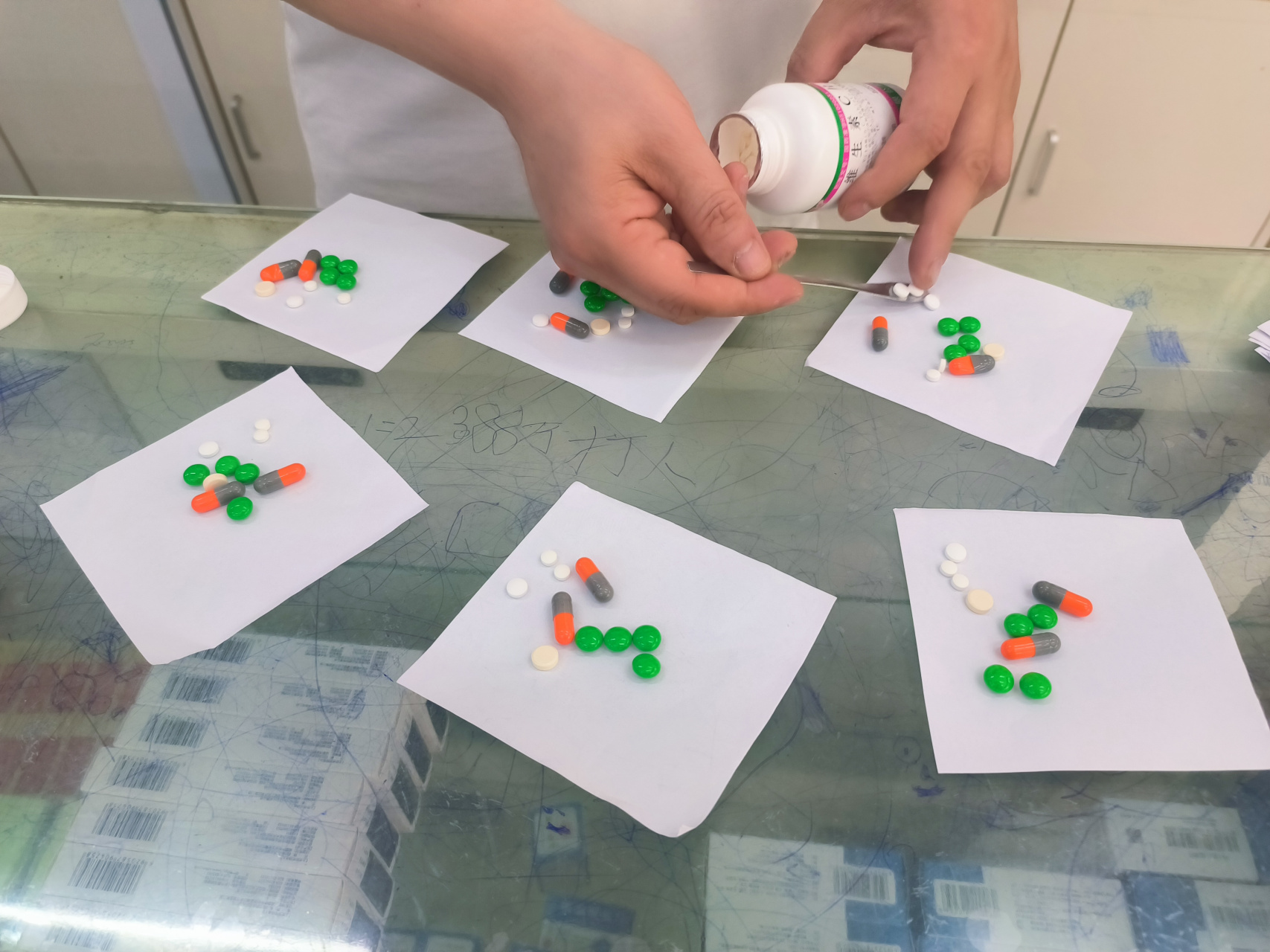 [汗] 非常不爱吃药,问医生如果不痛了,能马上停吃吗?