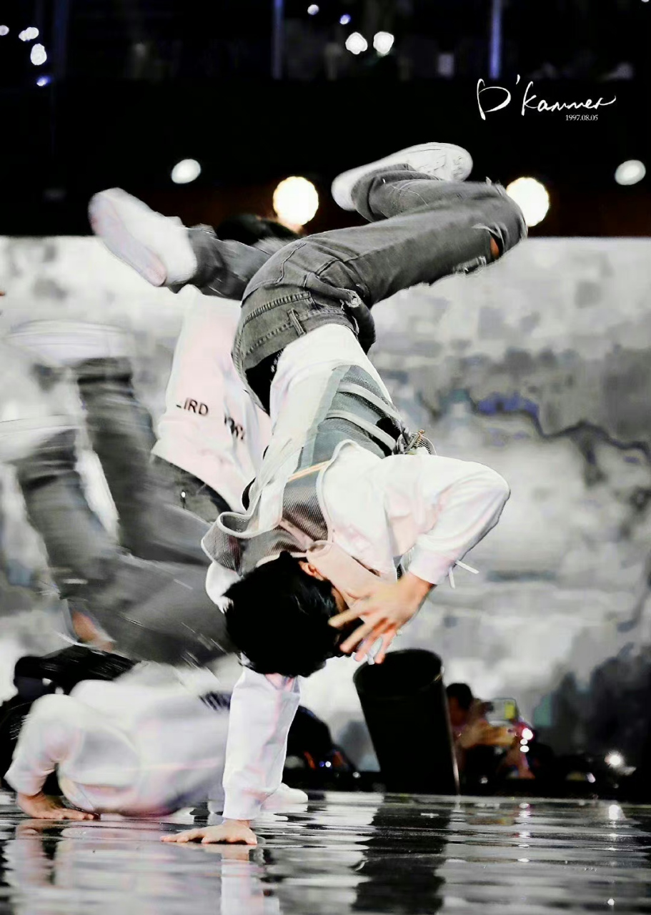 看王一博跳舞是一种享受,顶级舞担当之无愧!