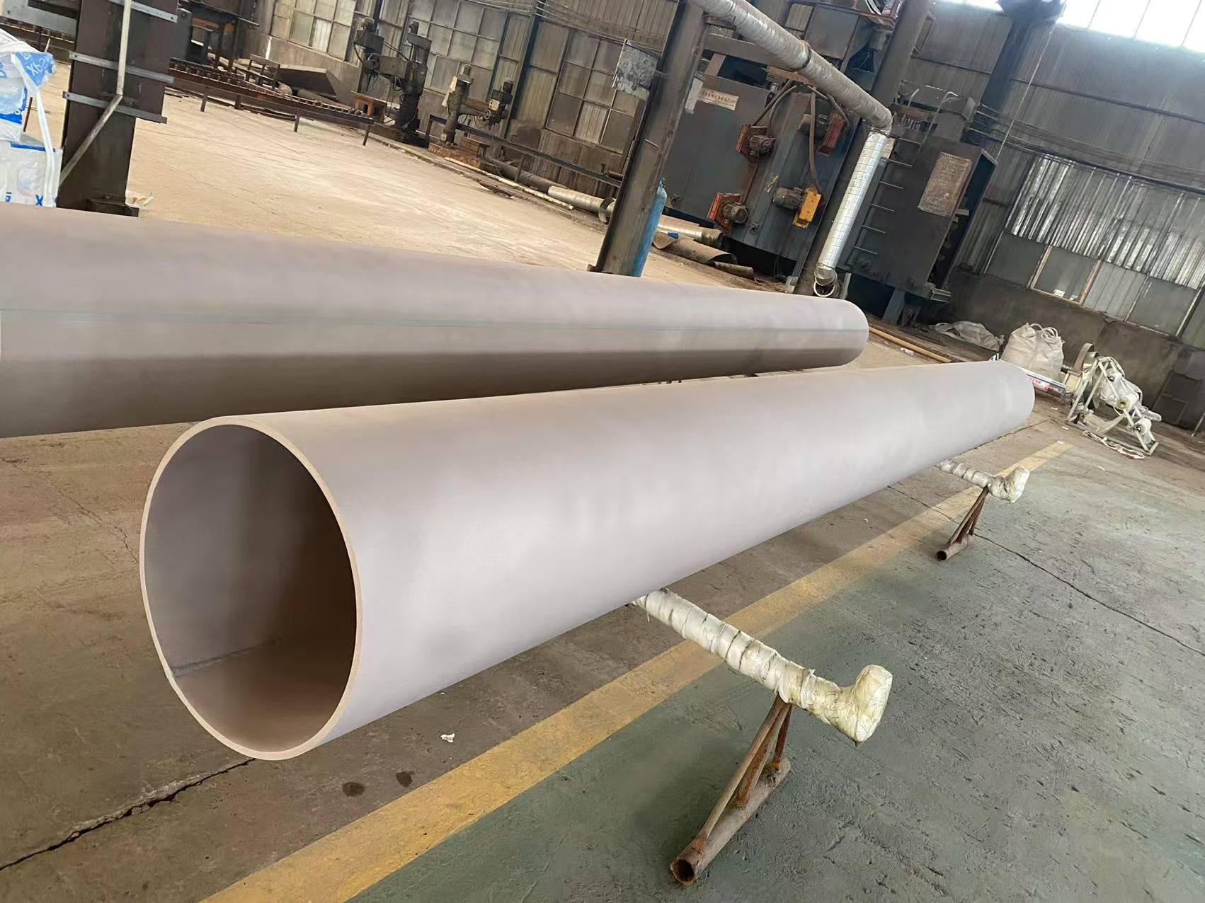 选择大口径白铜管厂家时,应考虑其生产工艺,质量控制和