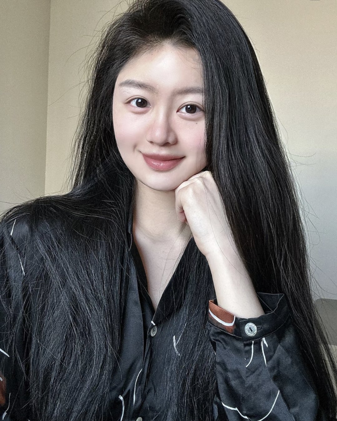 现在的我,黄气散了,脸色红润充盈有光泽,皮肤肉眼