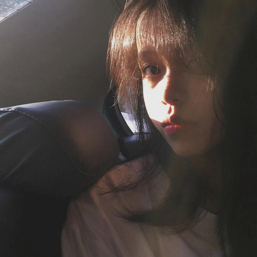 绝美ins风女头 宝宝自取 #好看真人女生头像# #热点引擎计划# #摄影