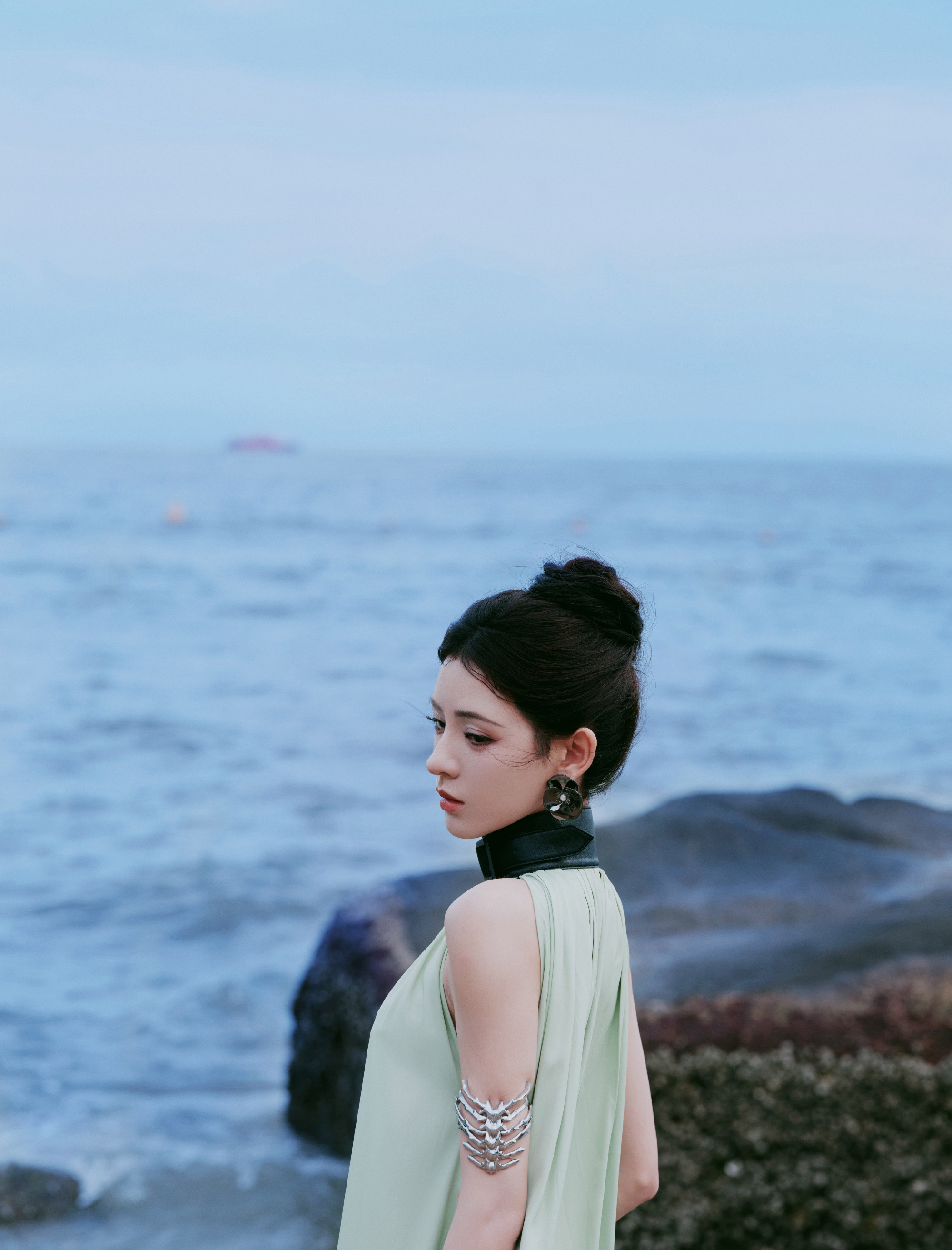 高考后必做的事# 石上春色,轻抚时光的裙摆.张予曦澳门随拍!美美滴!