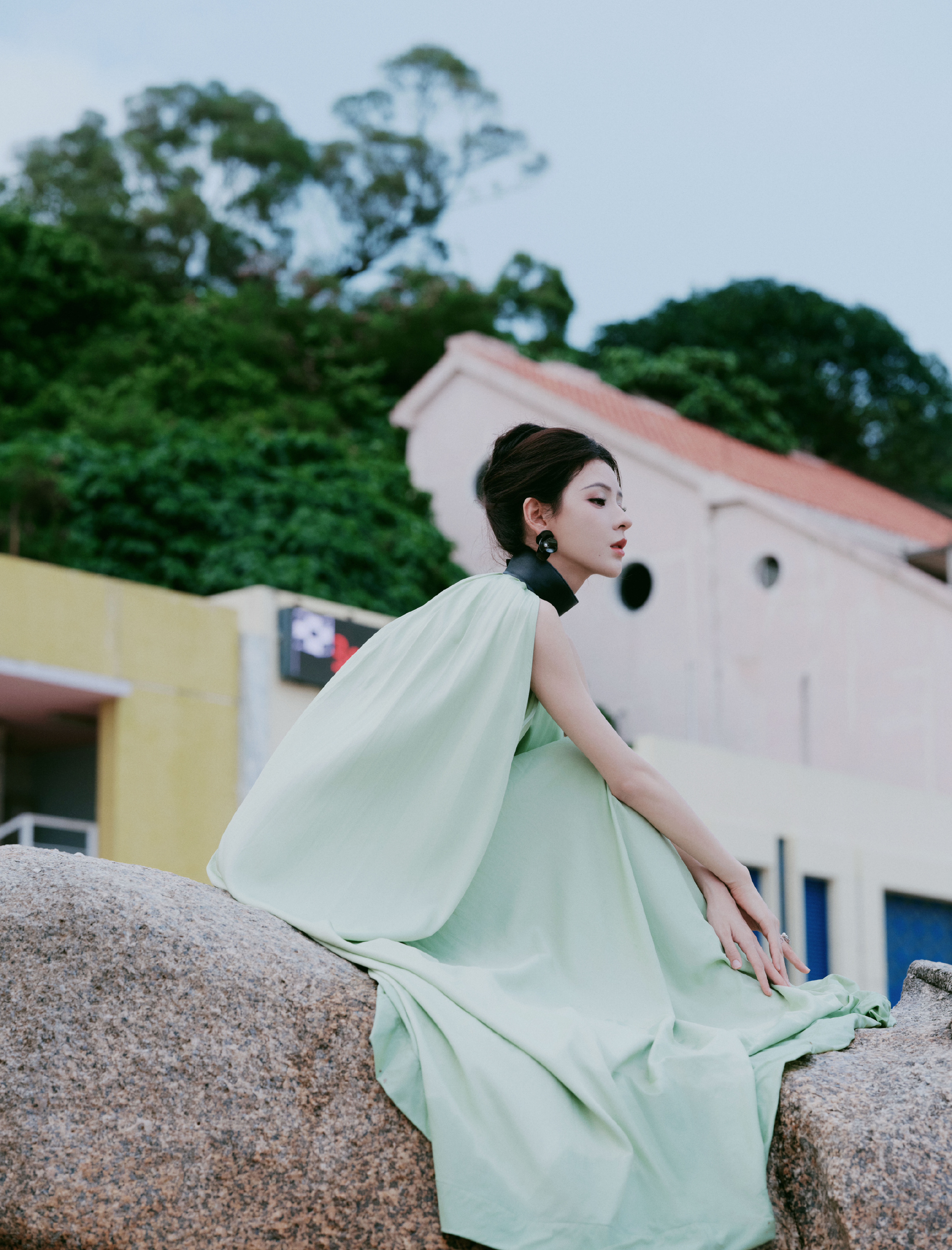 高考后必做的事# 石上春色,轻抚时光的裙摆.张予曦澳门随拍!美美滴!