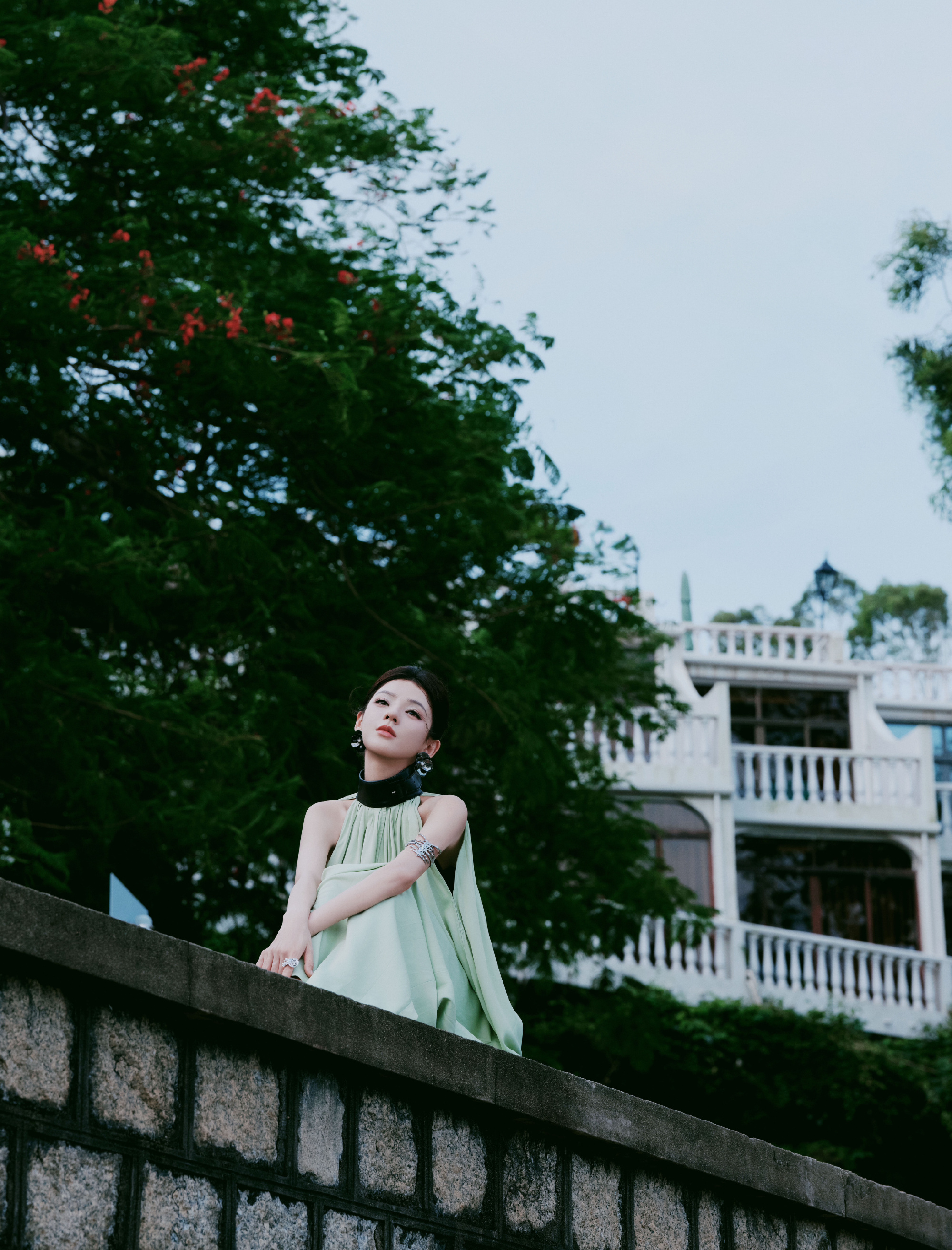 高考后必做的事# 石上春色,轻抚时光的裙摆.张予曦澳门随拍!美美滴!