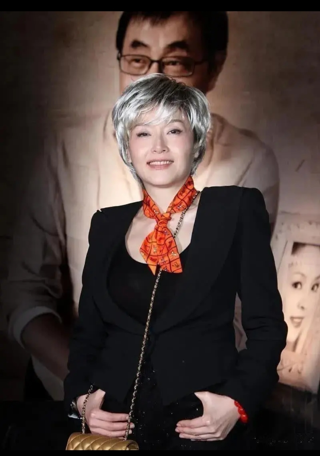 万梓良的前妻恬妞,她的名字,如同她的笑容一般,恬淡而美好,让人难以