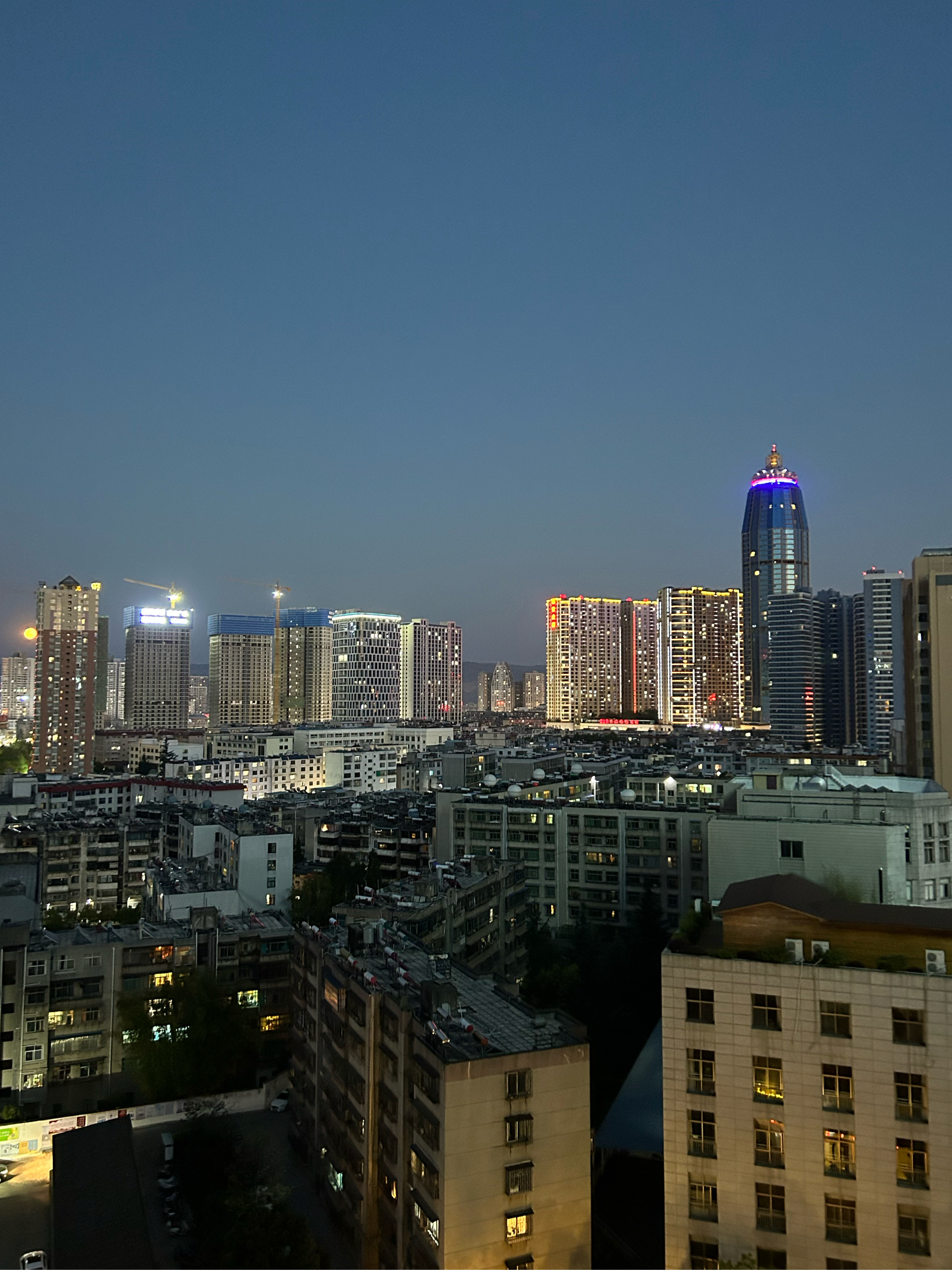 曲靖南收费站夜景图片图片