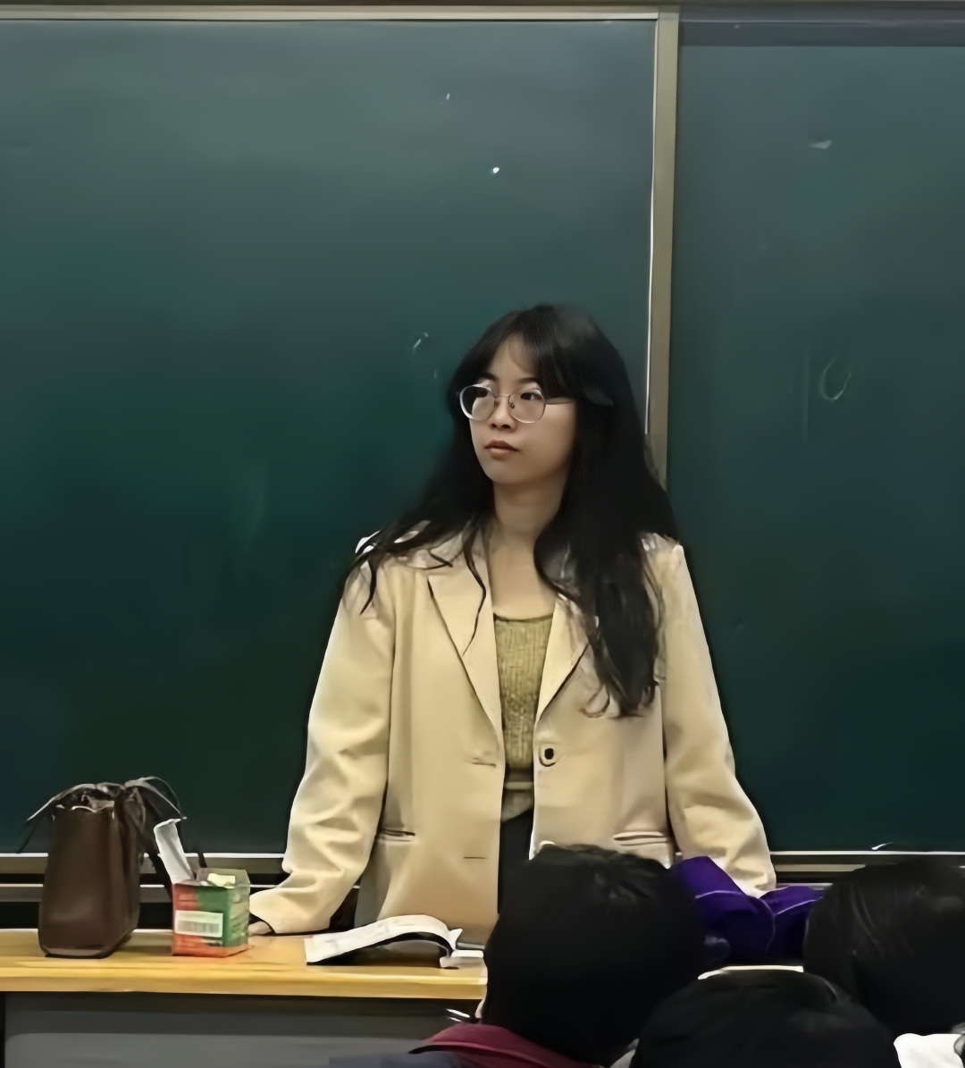 这谁还能看得出来是同一个人,果然老师的花期也是很