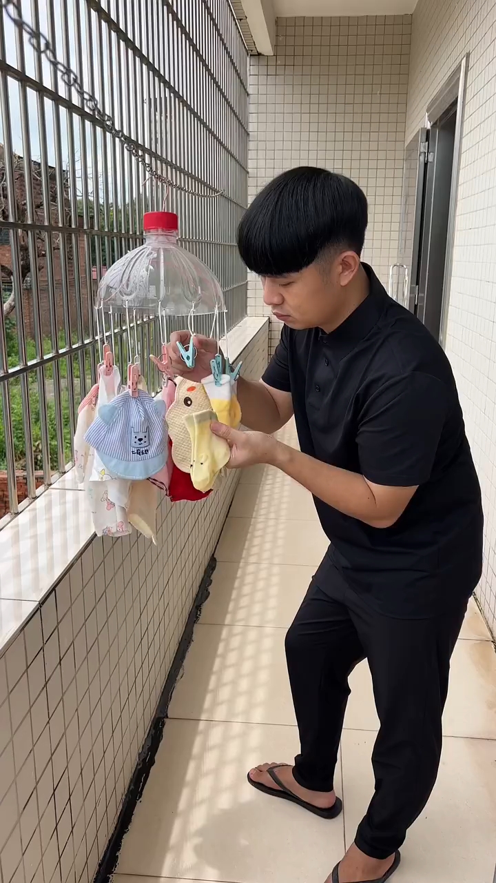 如此"拉动内需"和"自力更生"结合的模式,把市场和