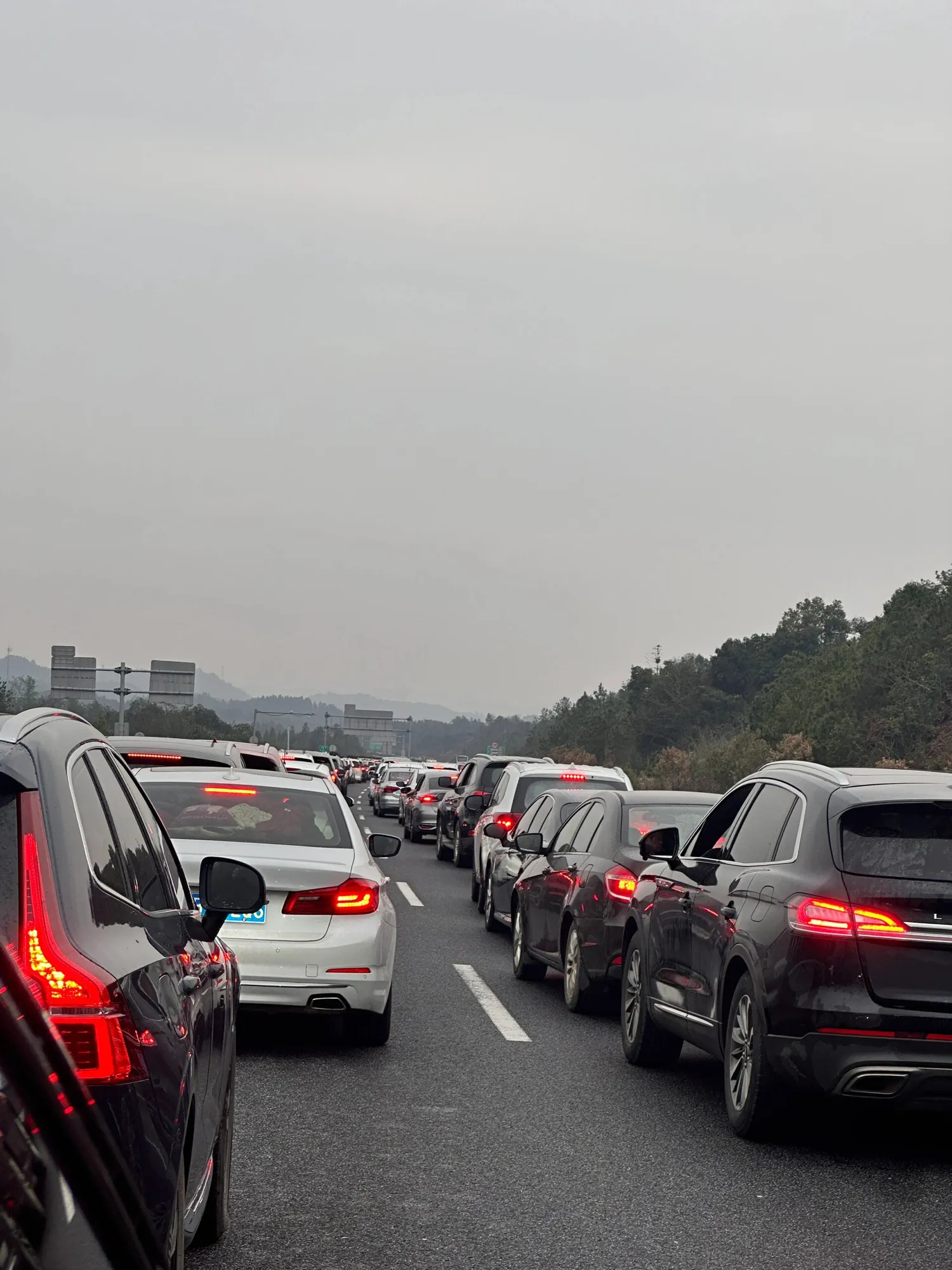 🛣️  曾经的我,驾车在高速公路上,本以为可以一路驰骋,却没想到