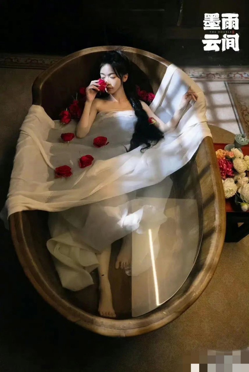 全员大美人啊!第一张剧照 还挺别出心裁的嘛!