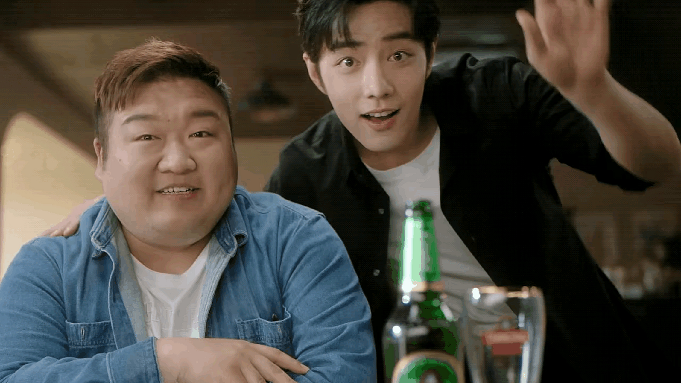 肖战微电影《都在酒里》,最后的笑容好温柔啊!