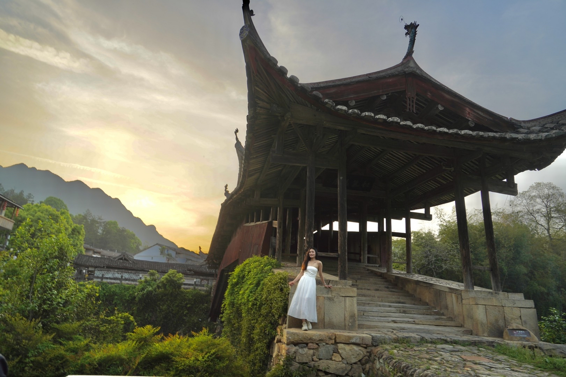 泰顺泗溪姊妹桥被誉为世界最美廊桥,其中妹妹桥北涧桥美在环境,不仅仅