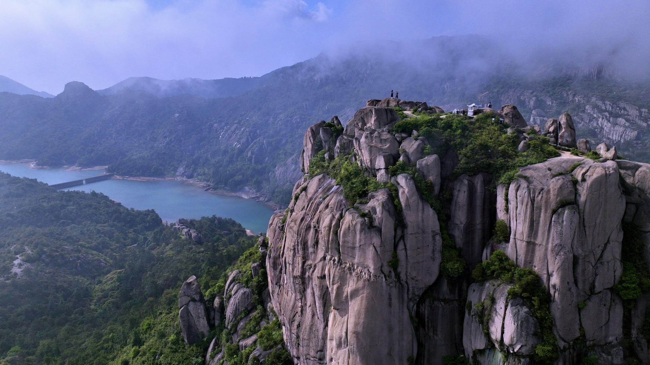 现在温州5a景区有雁荡山与刘伯温故里.