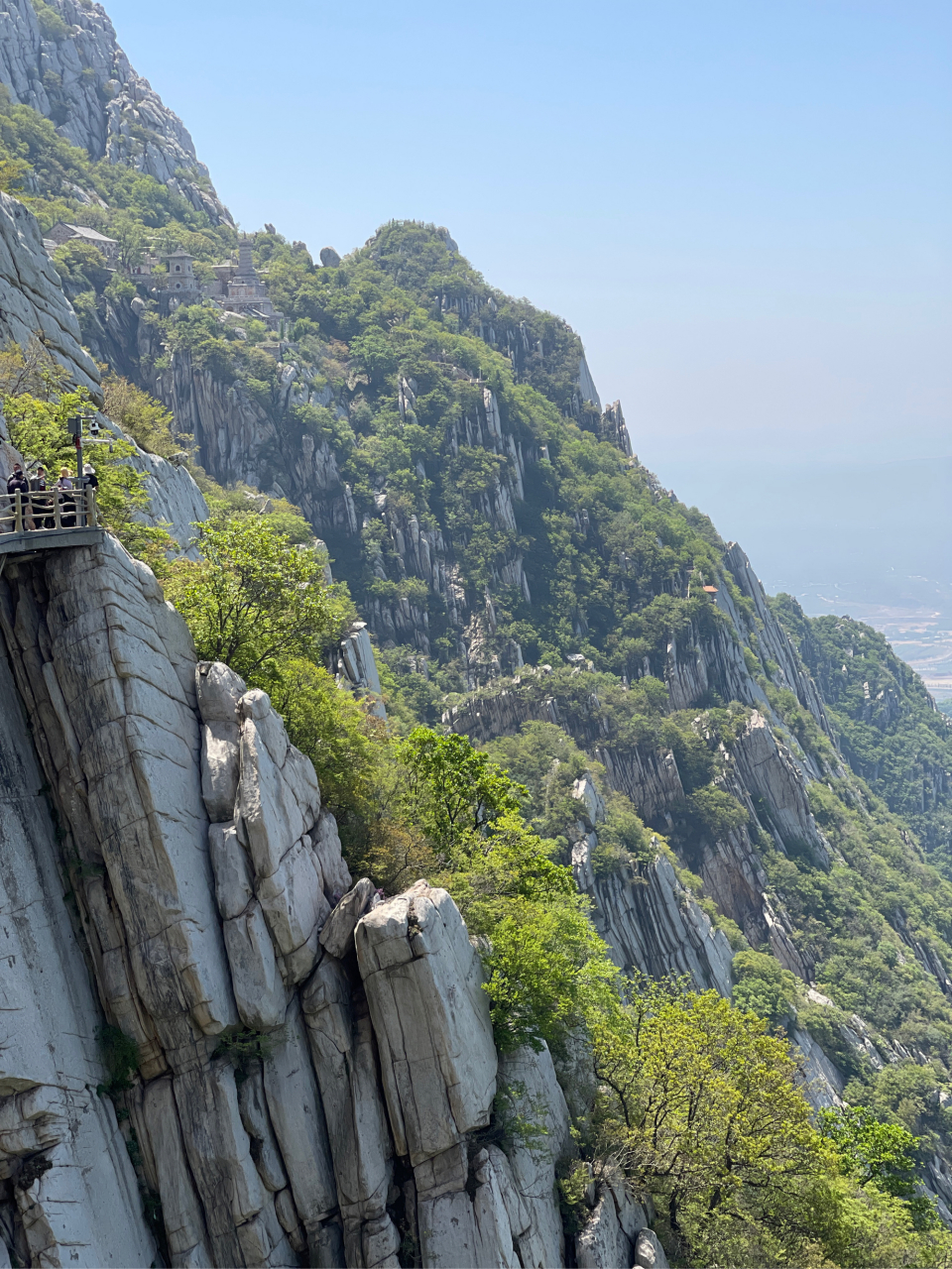 三皇寨景区是嵩山世界地质公园,嵩山风景名胜区和嵩山国家森林公园的