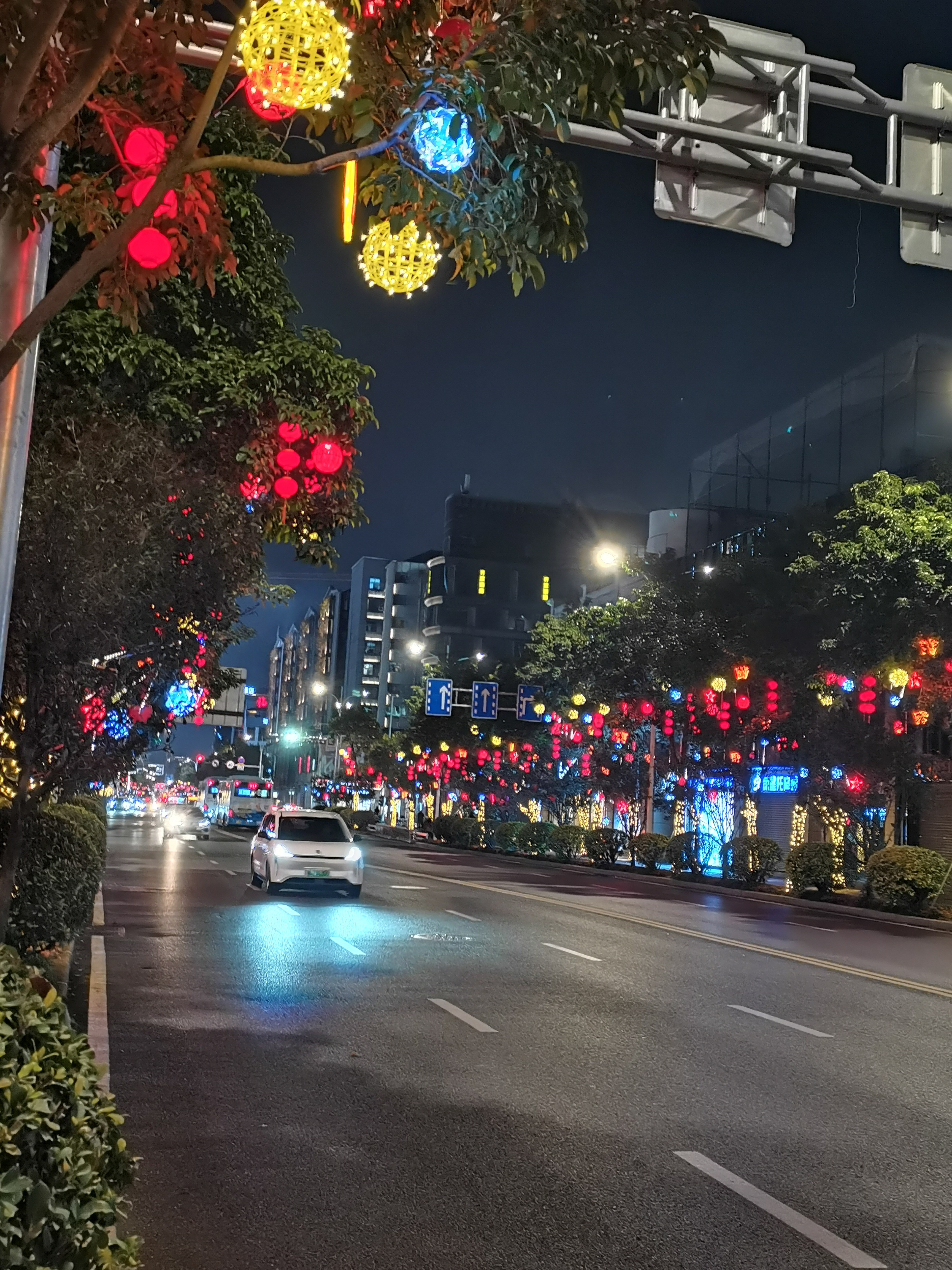 福州春节前夕的夜,宛如一幅流动的水墨画,在天地间徐徐展开.