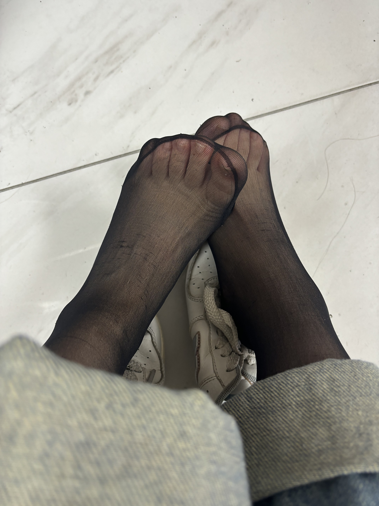 臭袜子# #丝袜# 谁懂啊穿丝袜再穿运动鞋的感觉