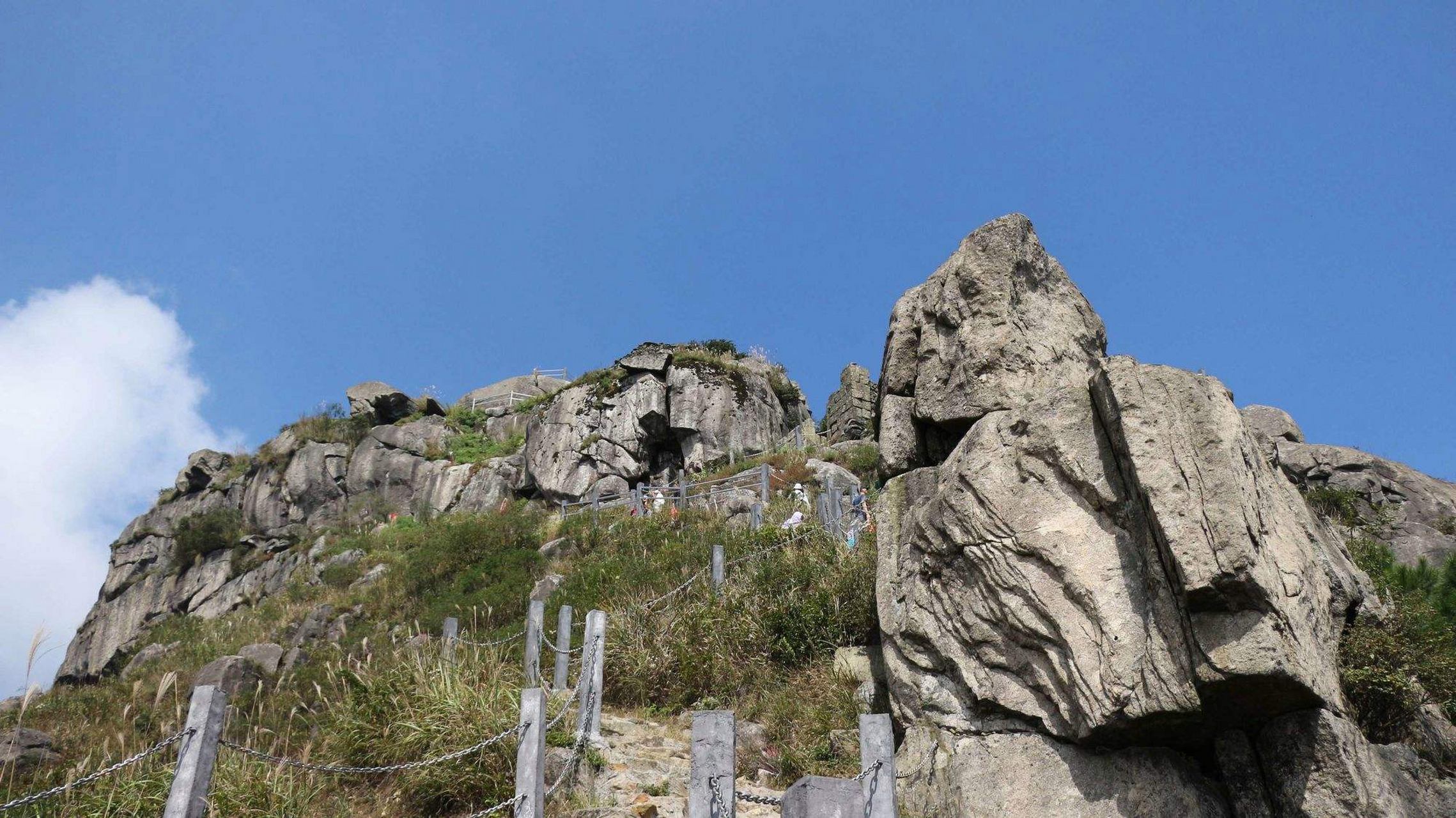 我在江西占山头#  玉华山,奇峰竞秀,是一处浪漫高山群,也是江西最美