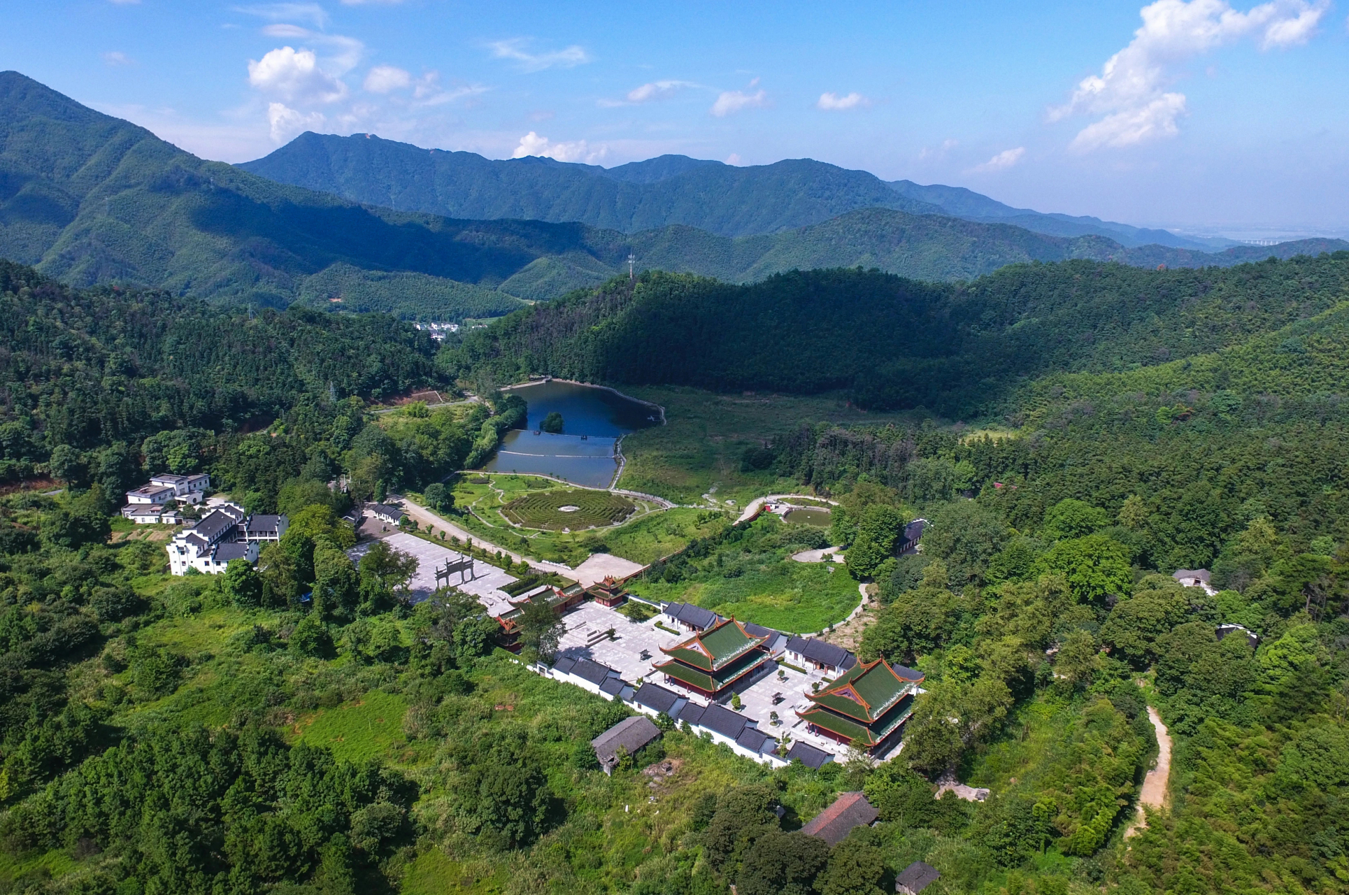 五一来江西放肆嗨#  阁皂山是灵宝道派祖庭,也是药都樟树药业的发祥