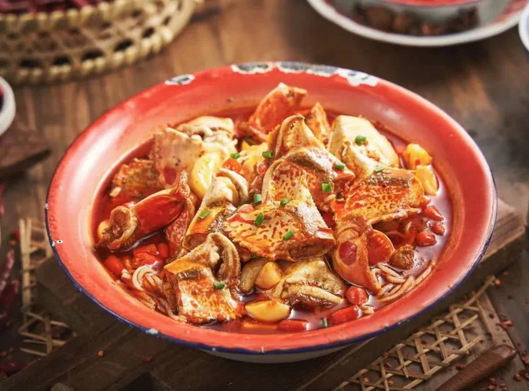 贴秋膘的第一口赣菜#  南昌老三样 推荐菜品 蟹脚捞粉:螃蟹脚鲜辣