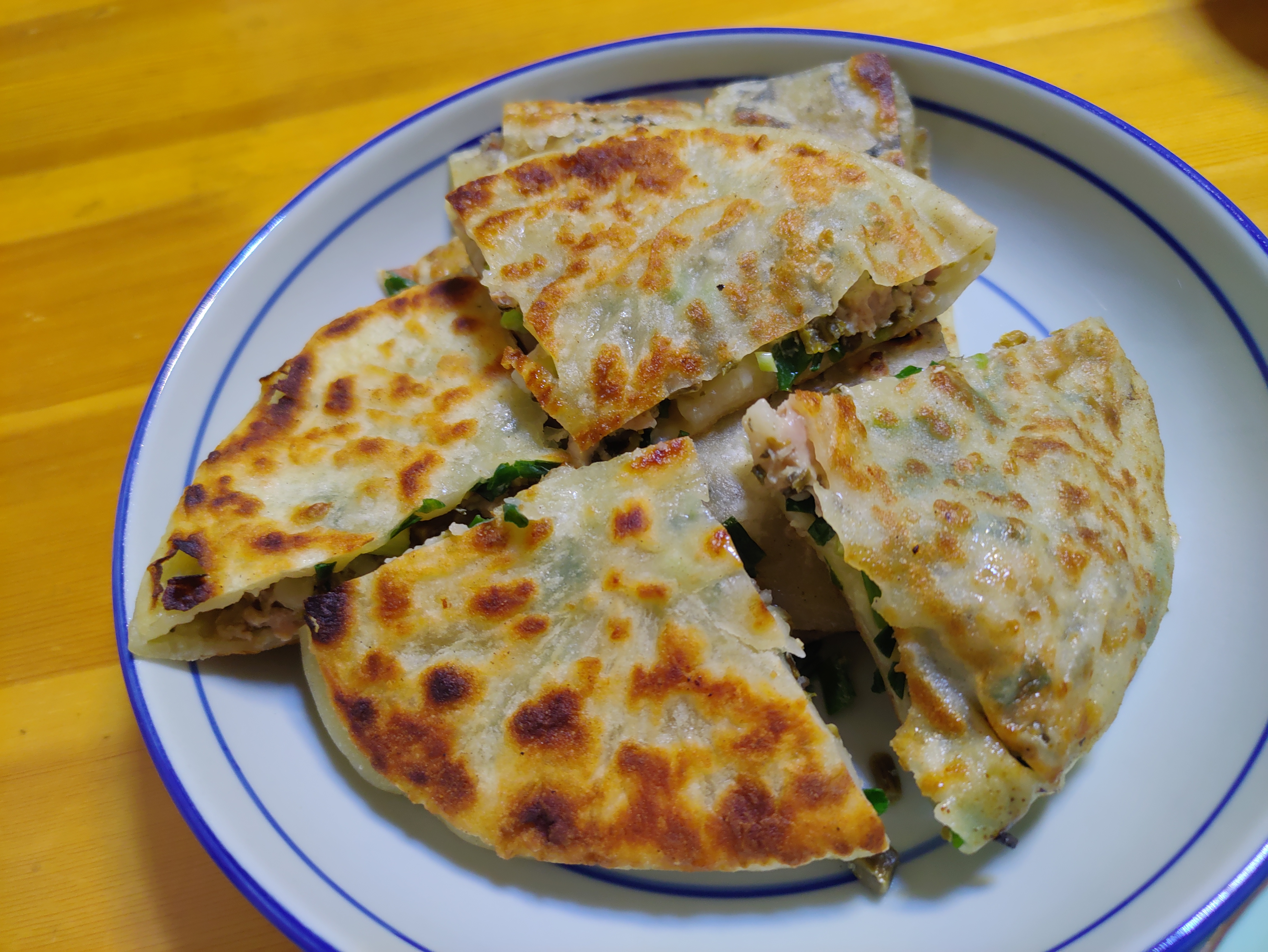 【欢哥推荐】 新华街游泳池对面,有一爿武义小吃店,有些年头了,她家的